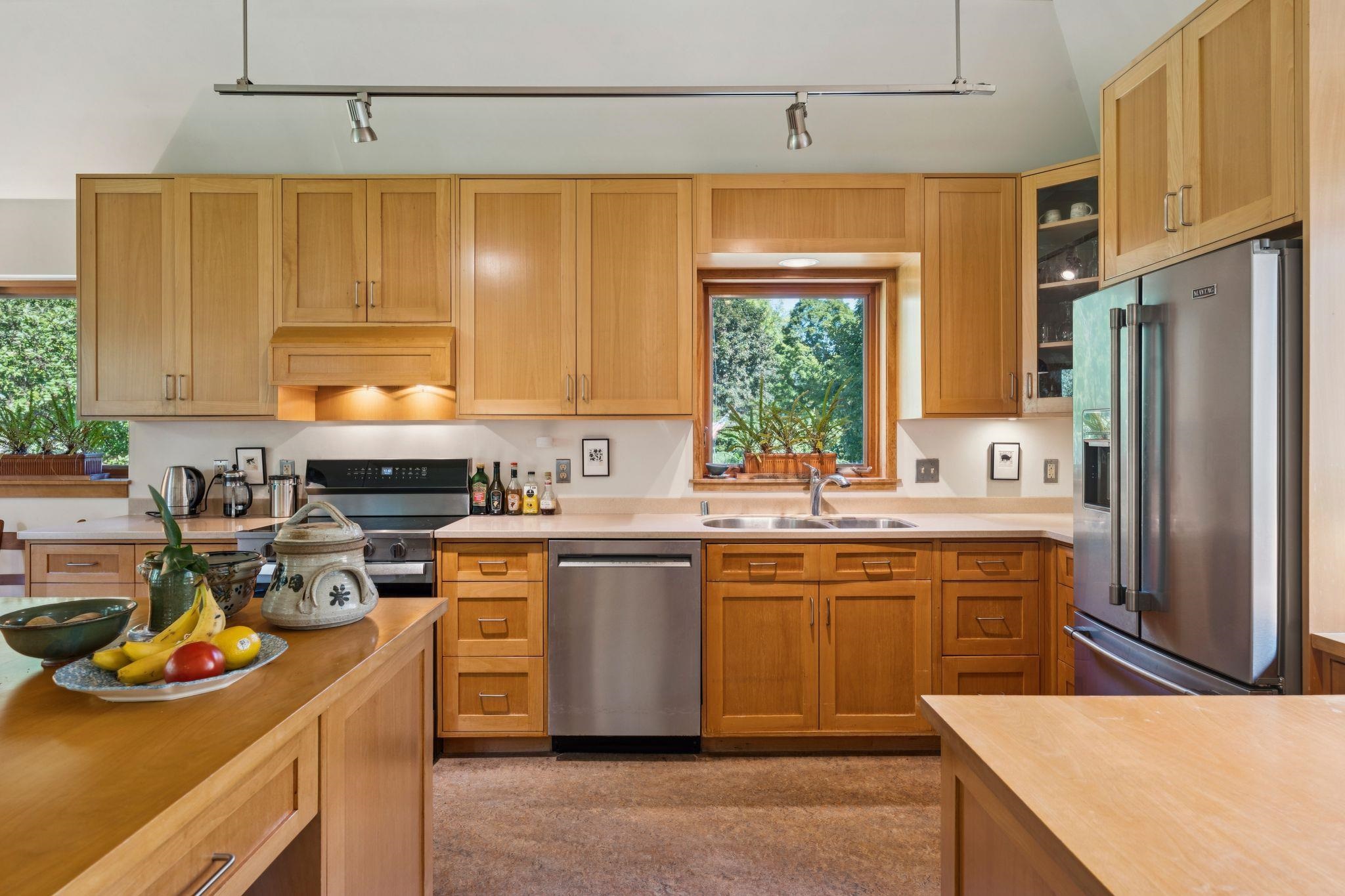 7 Conant Road Property Photo 8