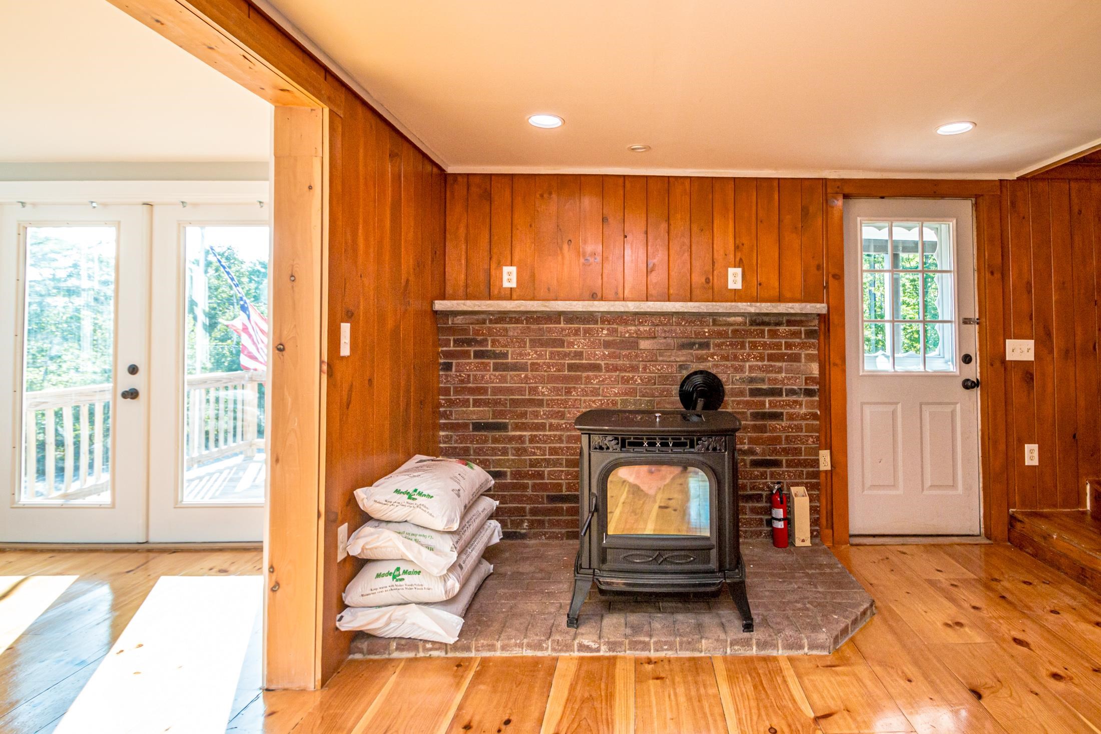 8 Eliot Drive Property Photo 14