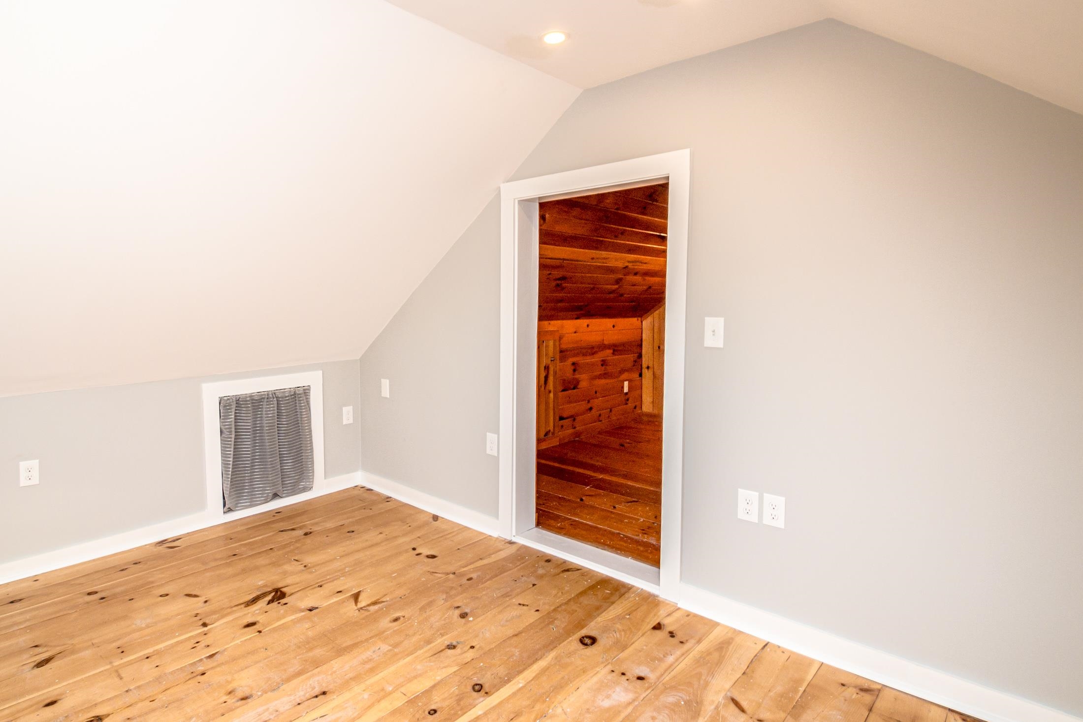 8 Eliot Drive Property Photo 26