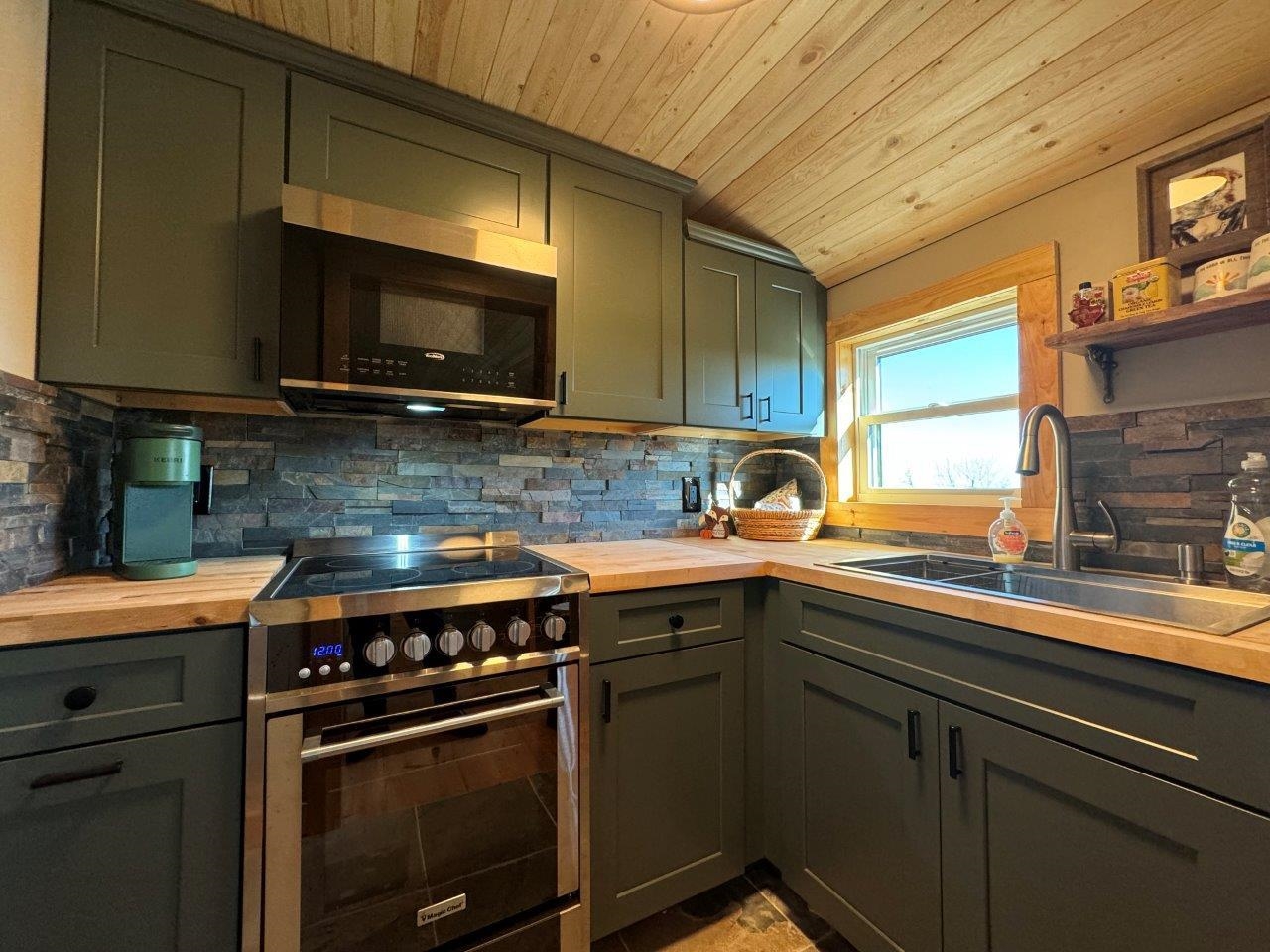 4362 Vt Route 11 Property Photo 6