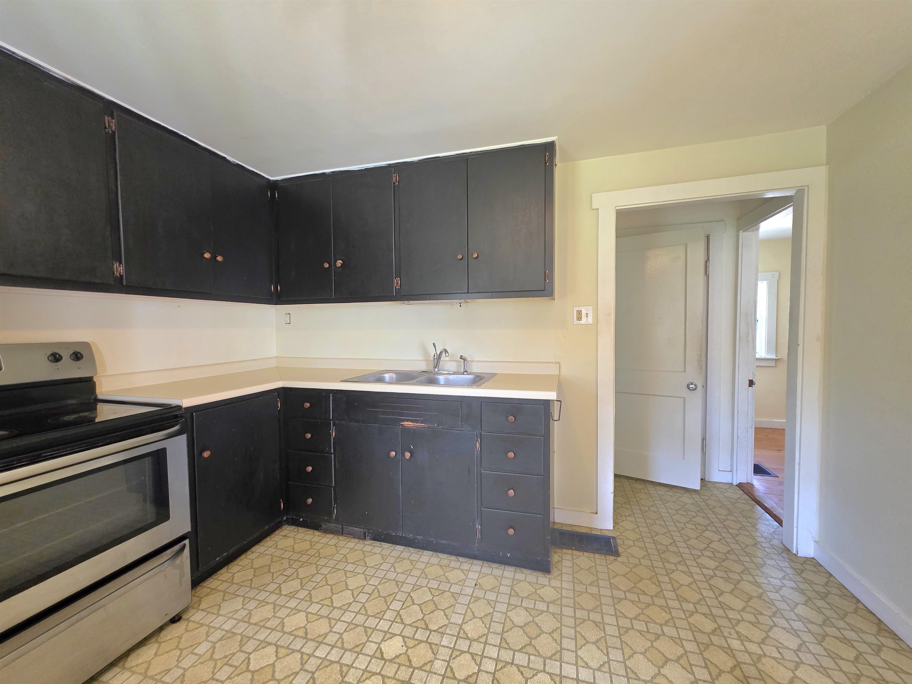 30 Pleasant Street Property Photo 13