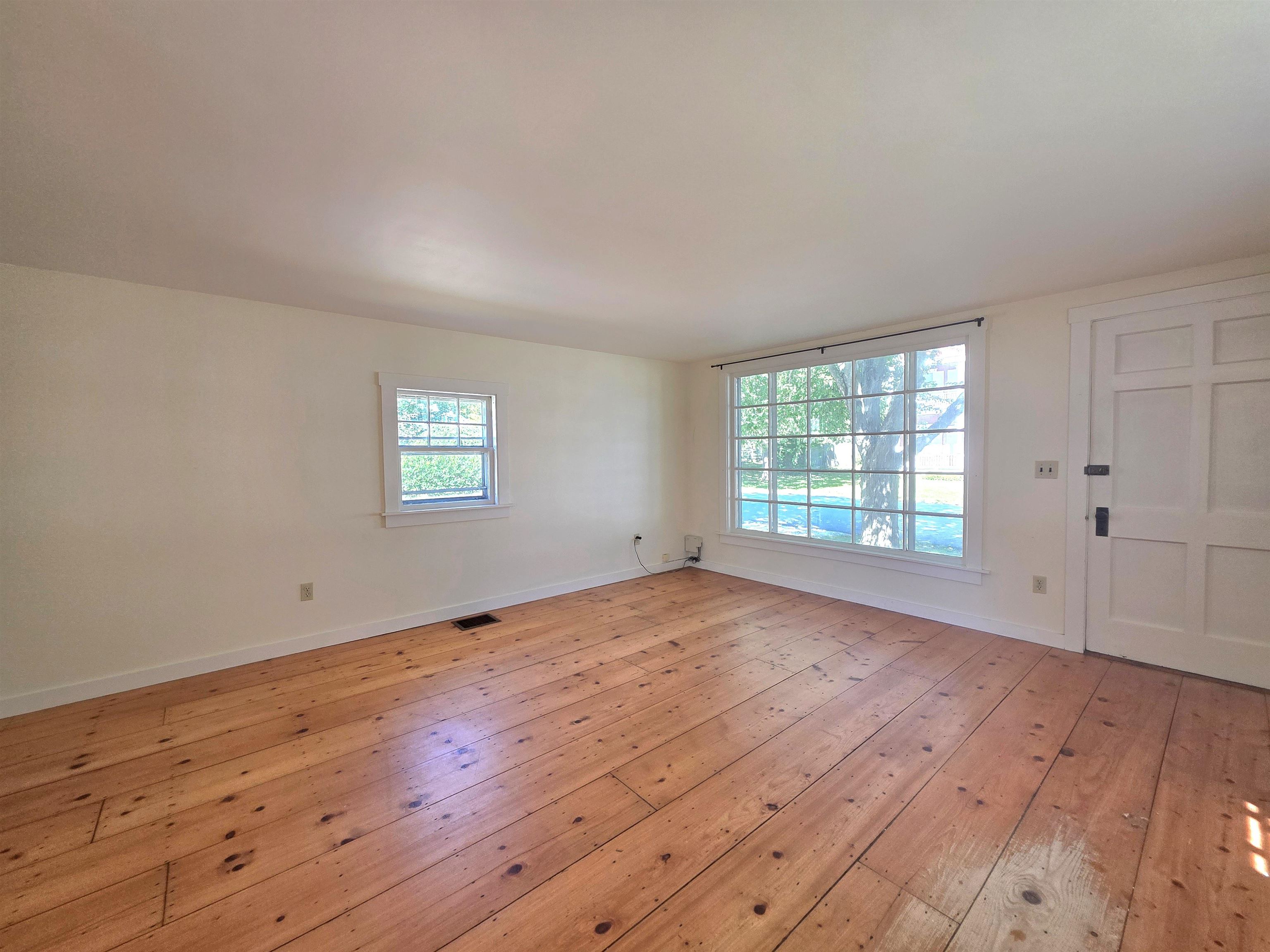 30 Pleasant Street Property Photo 19