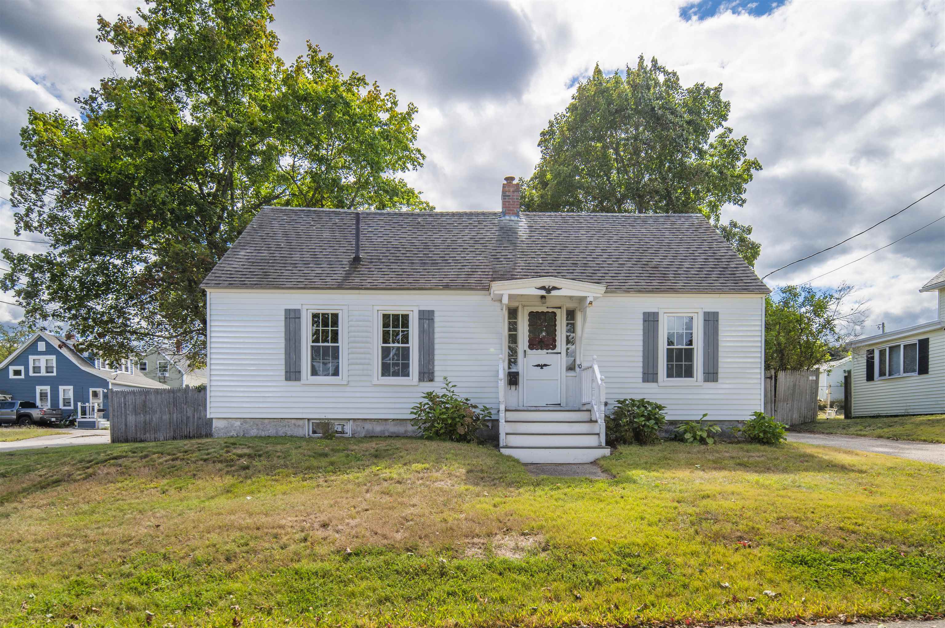 10 Sylvain Street Property Photo 2