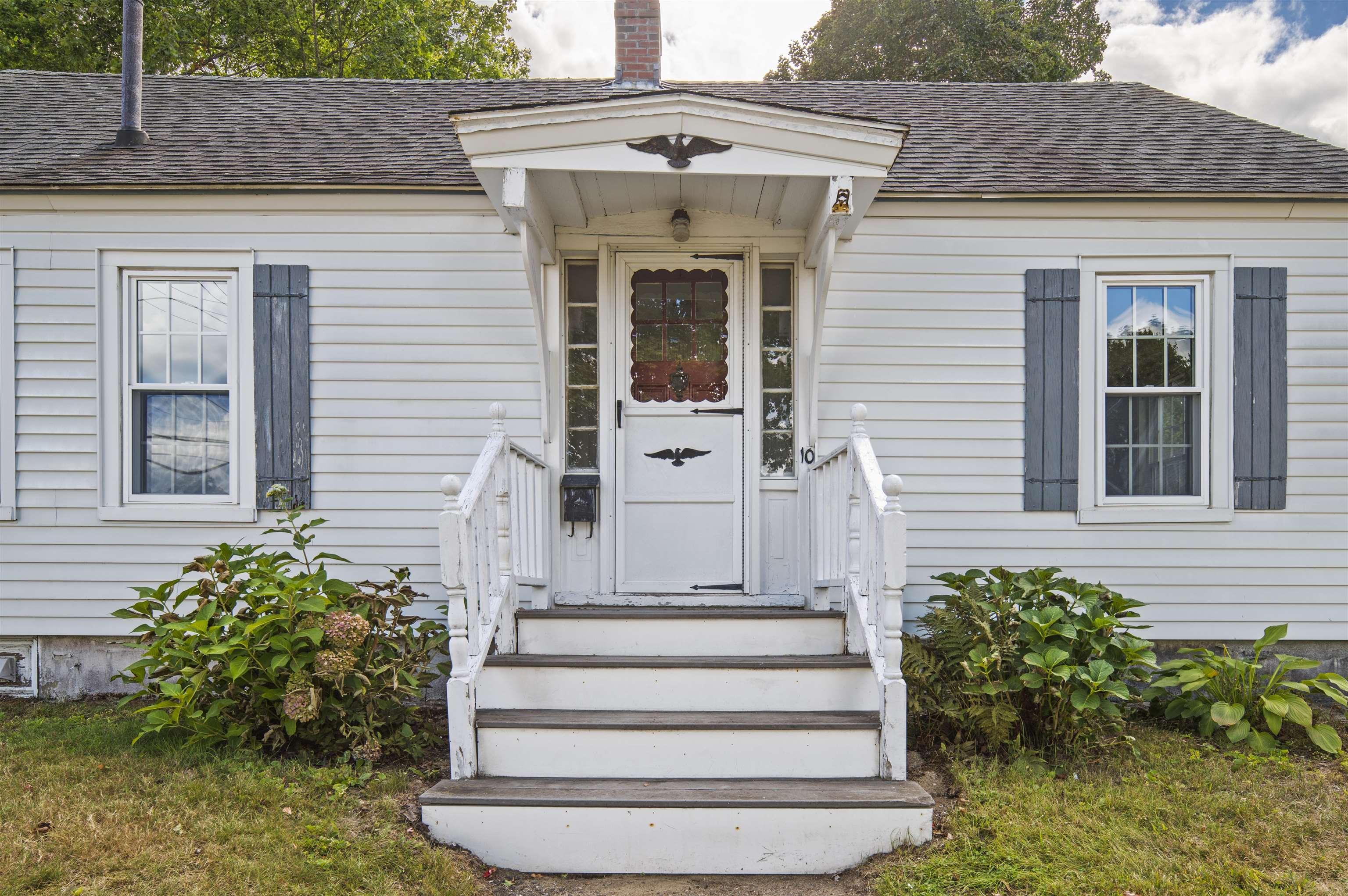 10 Sylvain Street Property Photo 4