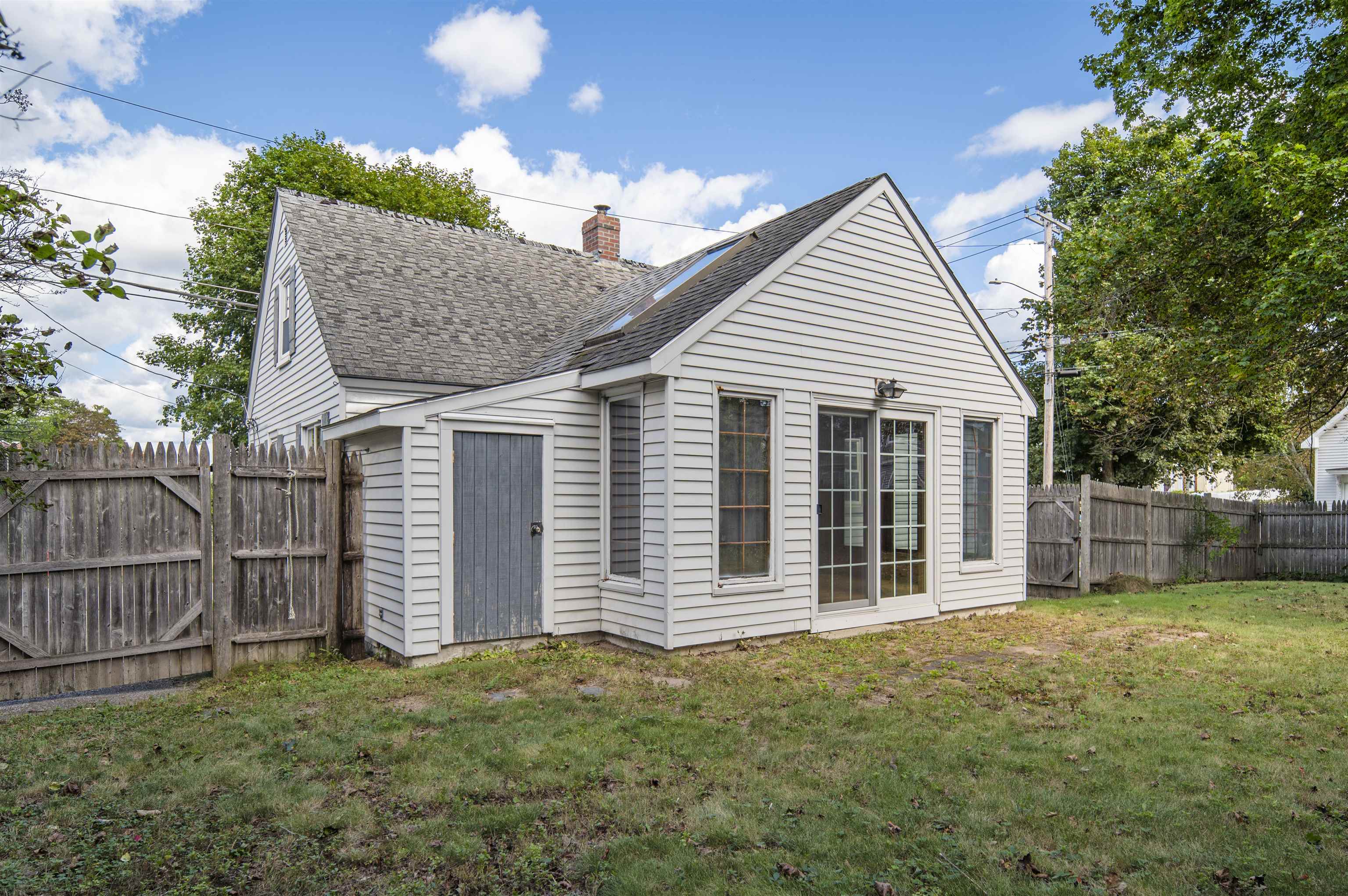 10 Sylvain Street Property Photo 5