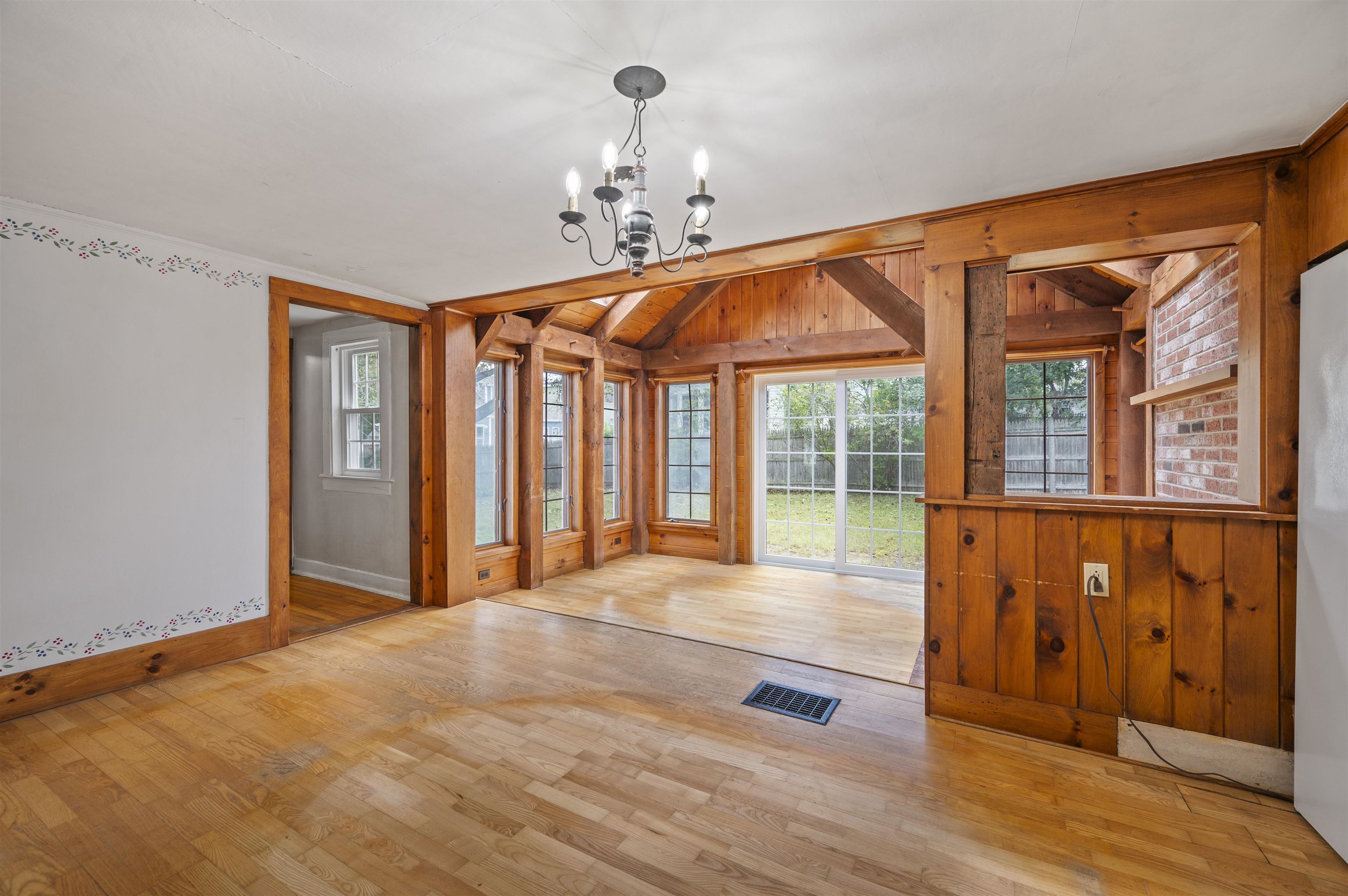 10 Sylvain Street Property Photo 10