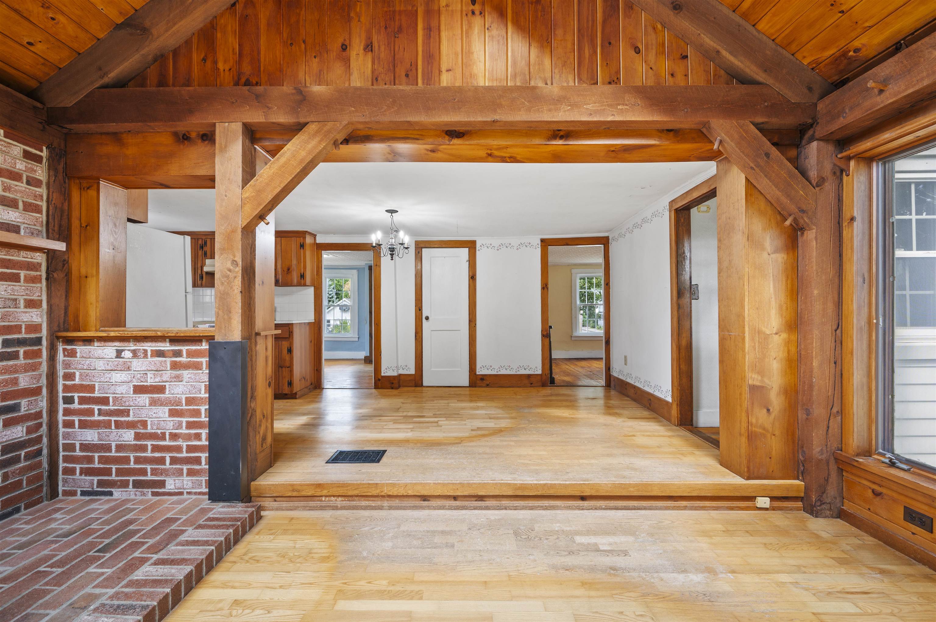 10 Sylvain Street Property Photo 15