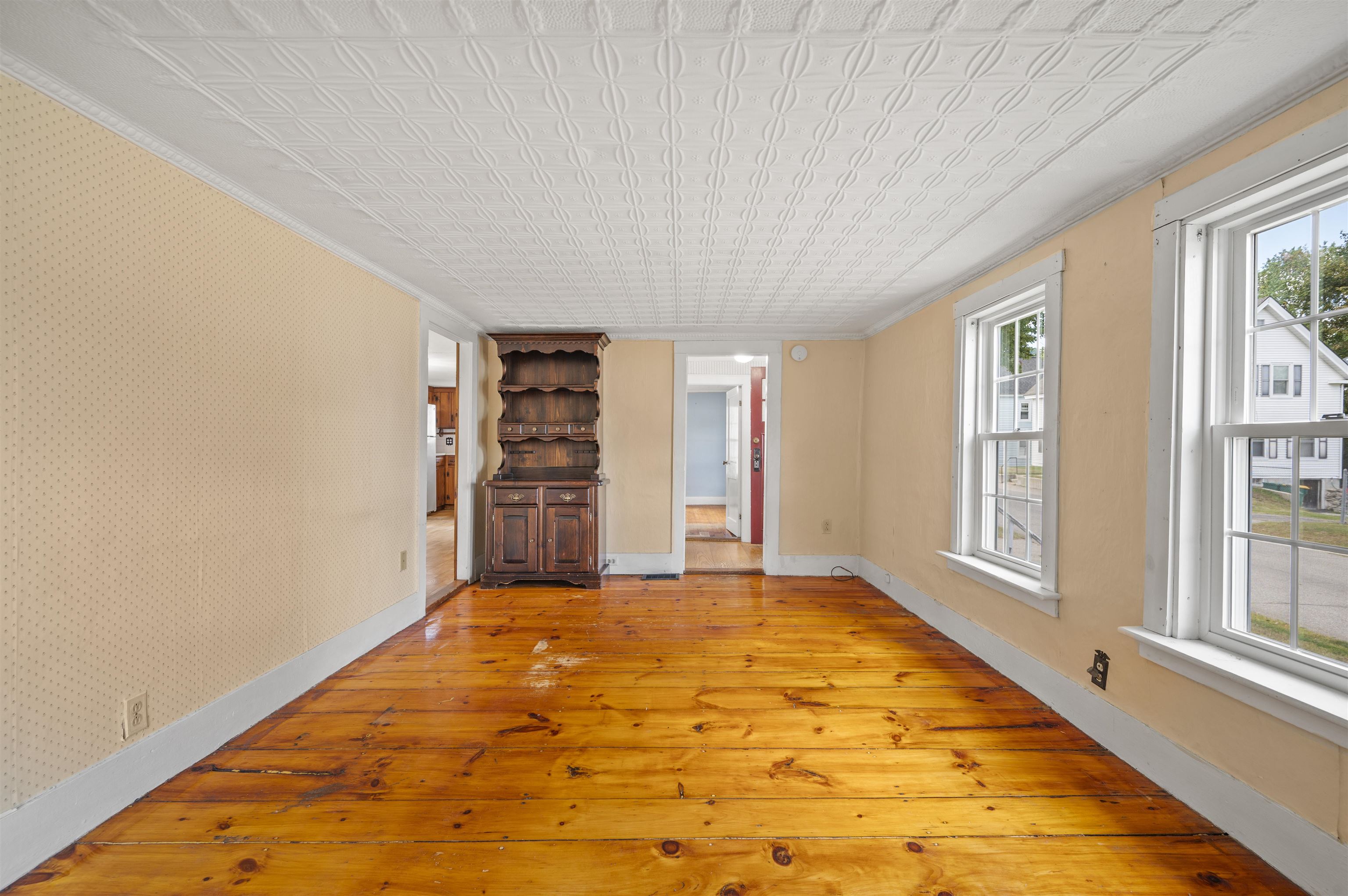 10 Sylvain Street Property Photo 19