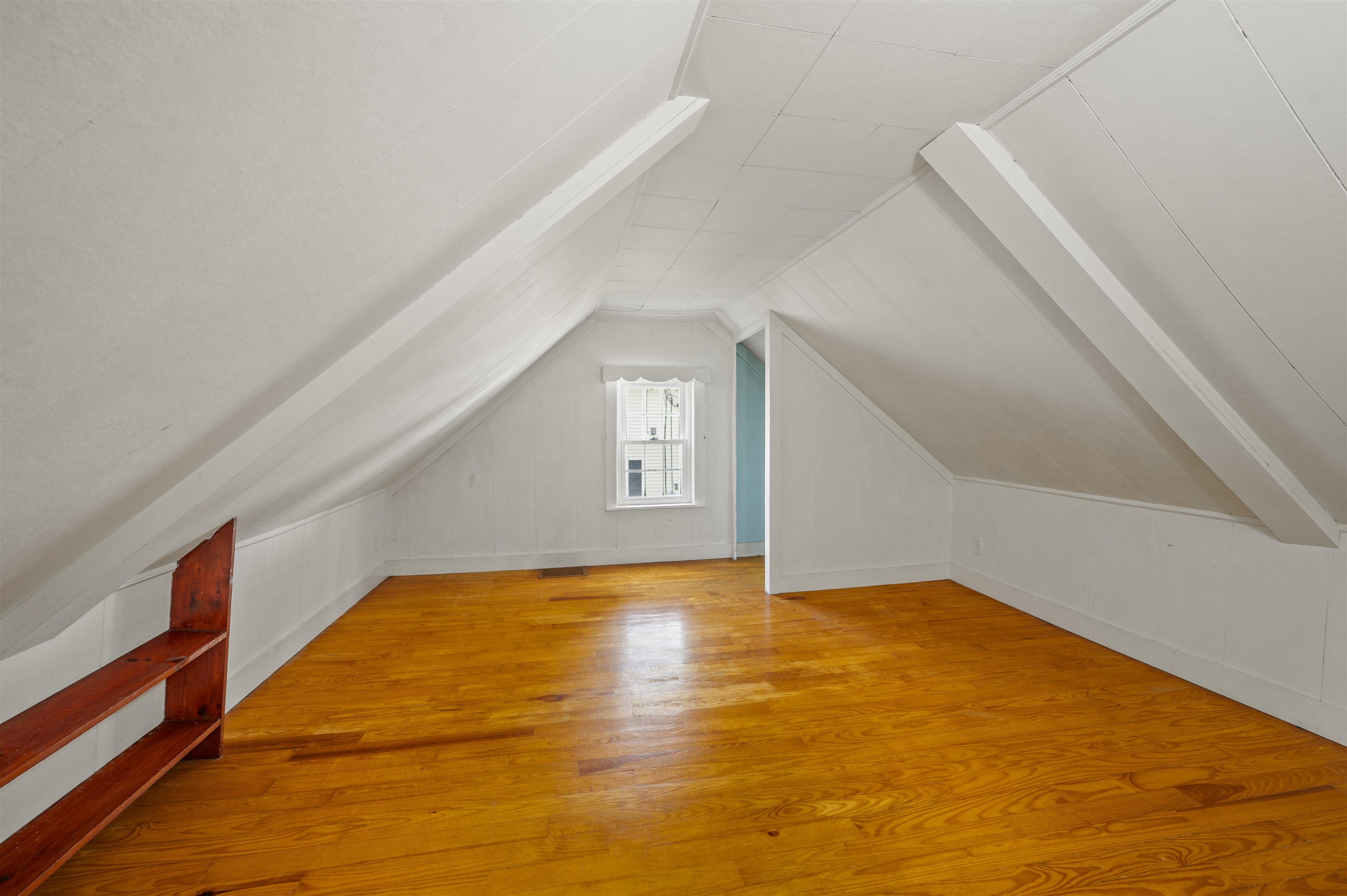 10 Sylvain Street Property Photo 22
