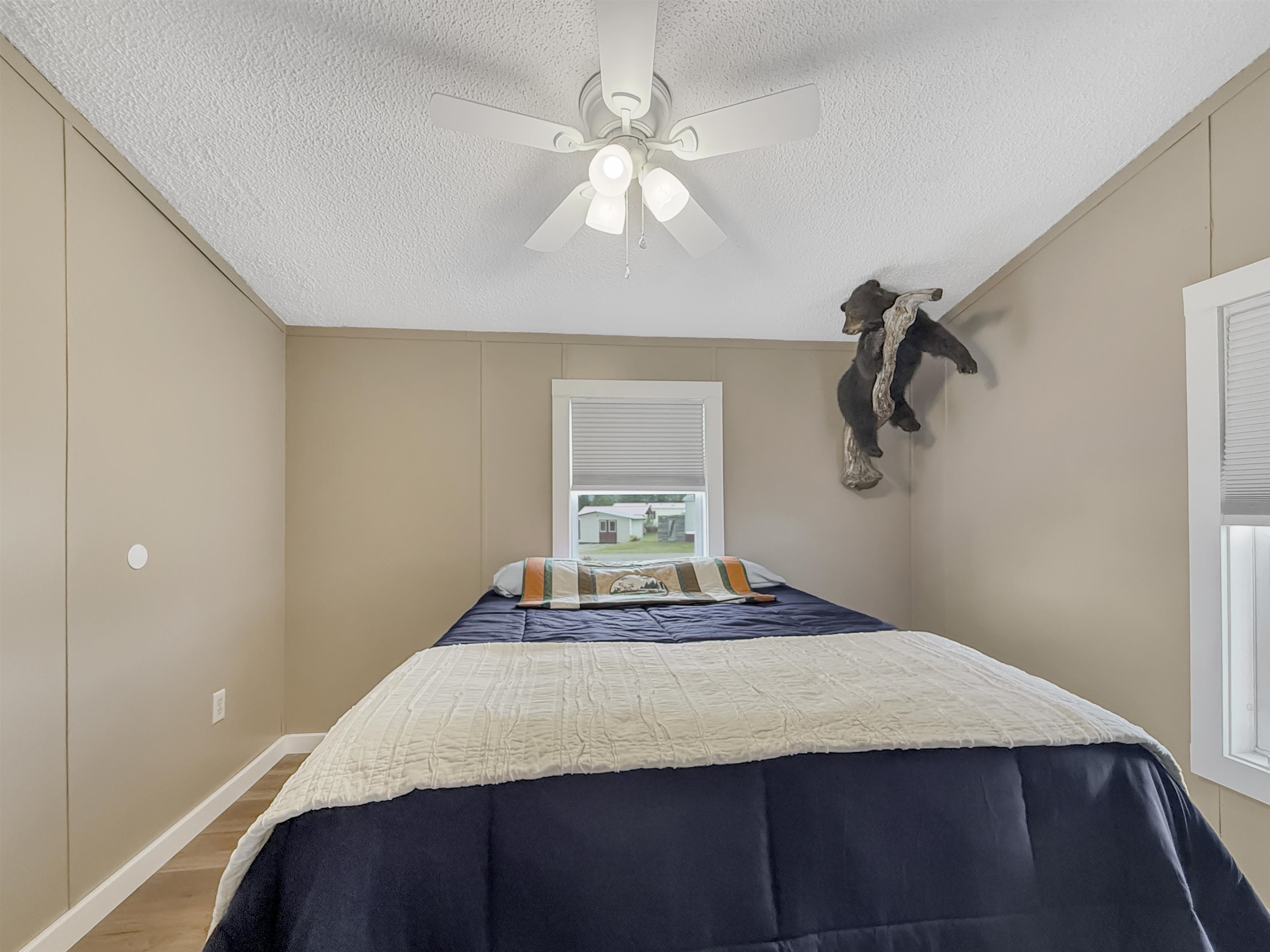 5 Middle Road Property Photo 13