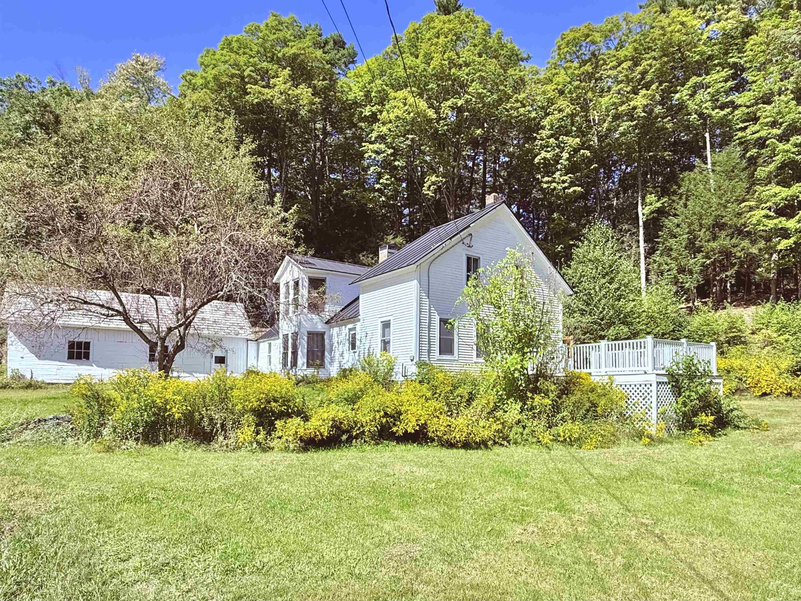 672 Huckle Hill Road Property Photo 1
