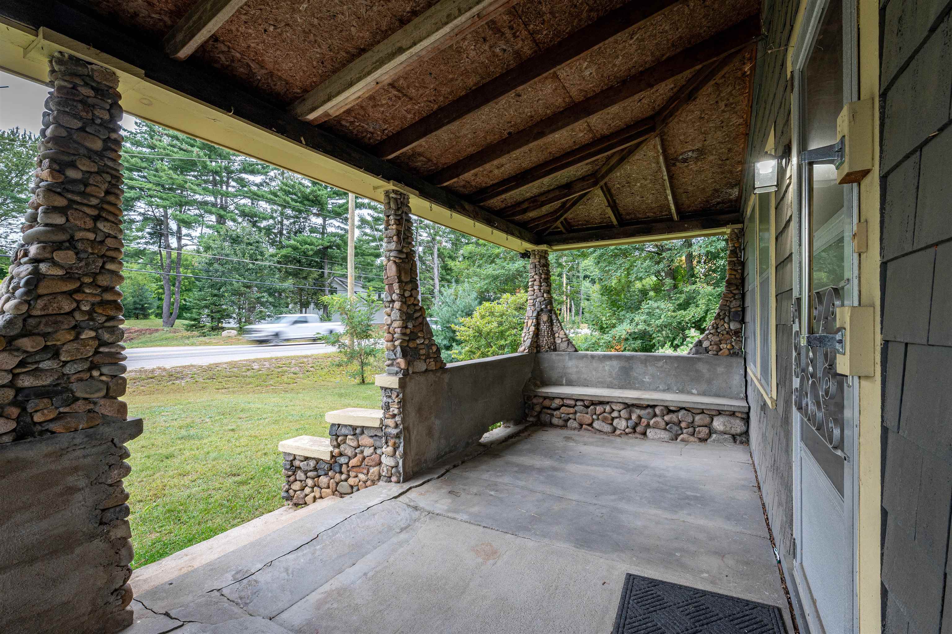 591 White Mountain Highway Property Photo 3