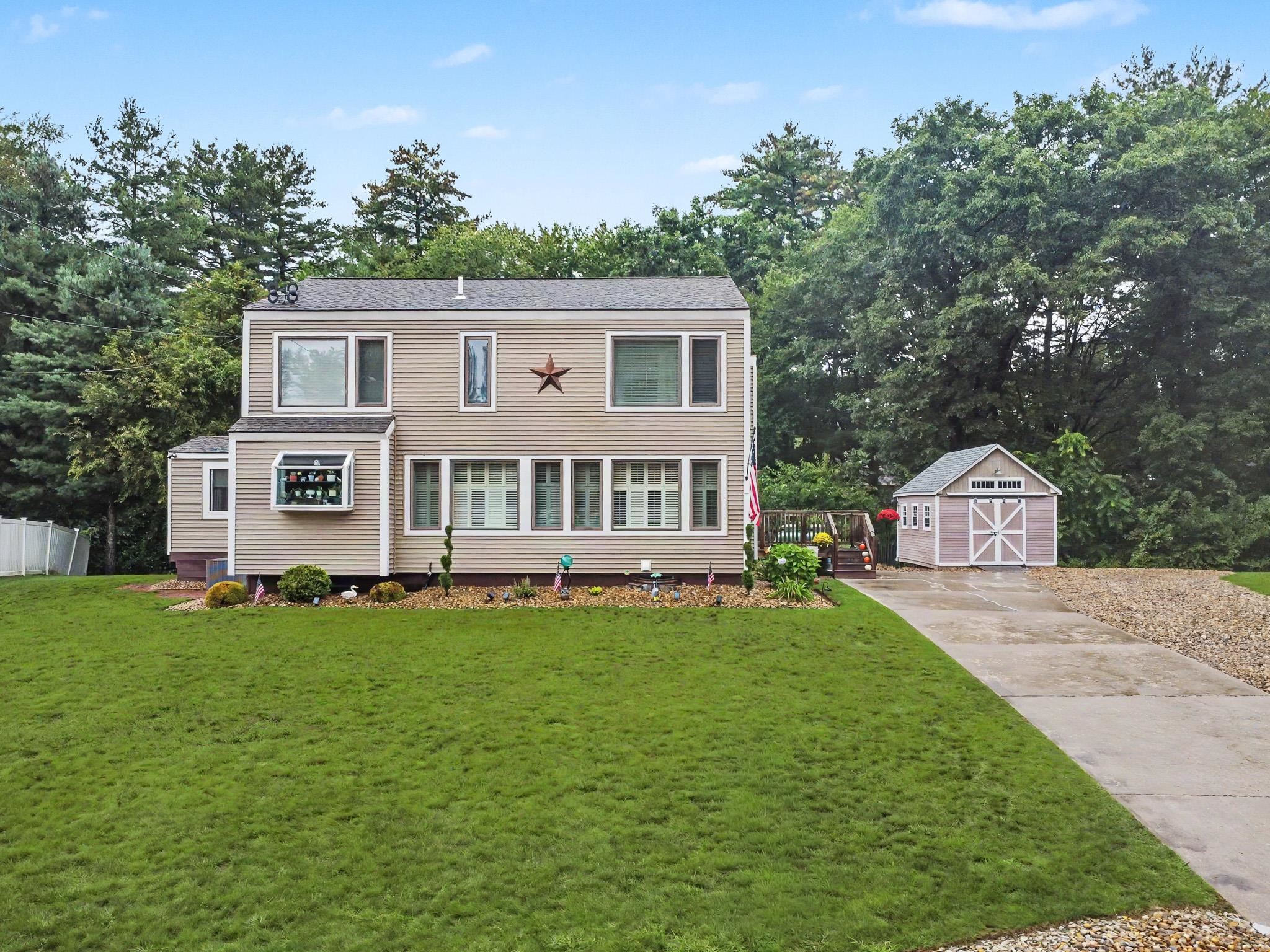 36 Saint Laurent Drive Property Photo 2