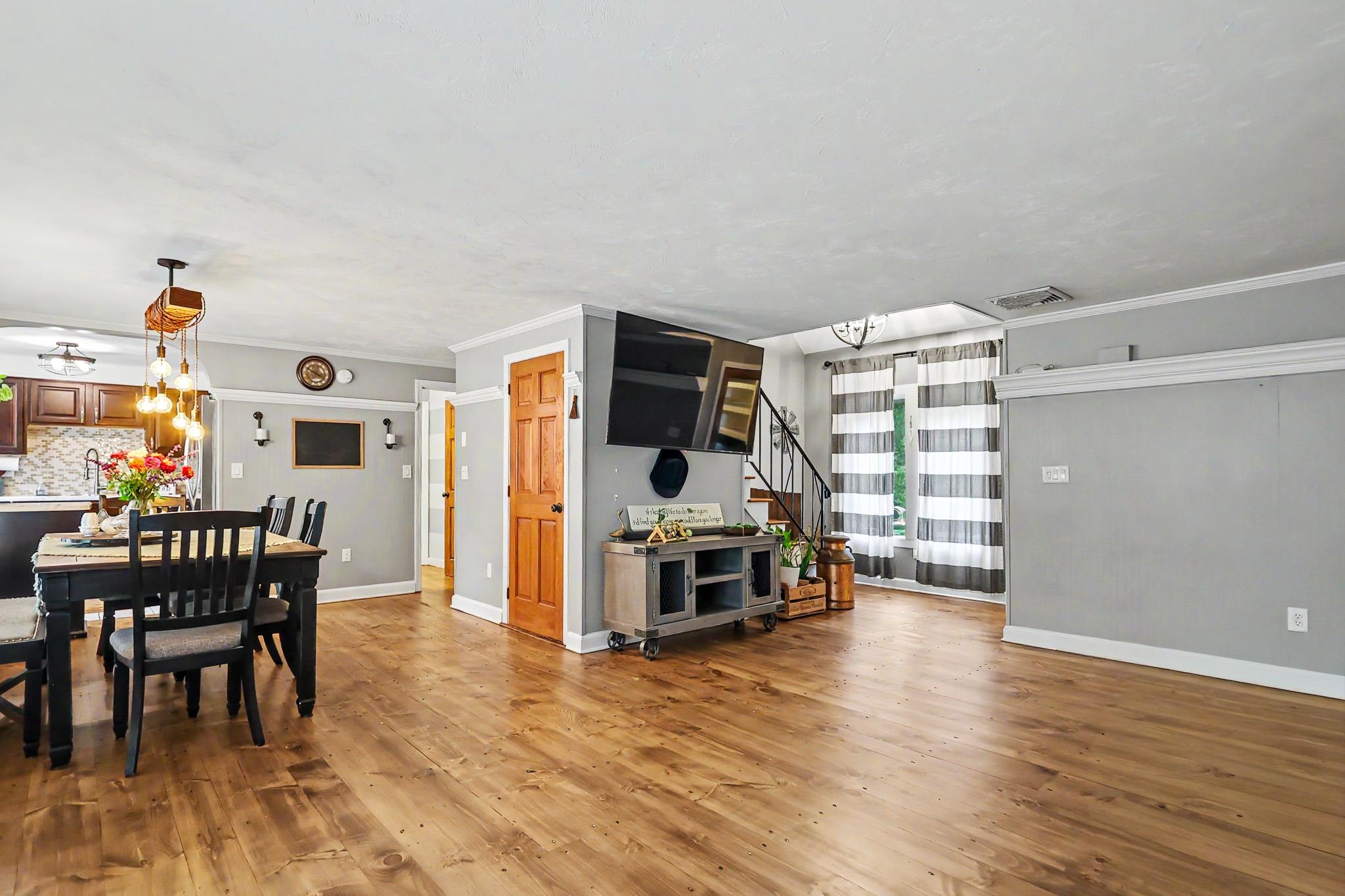 36 Saint Laurent Drive Property Photo 7