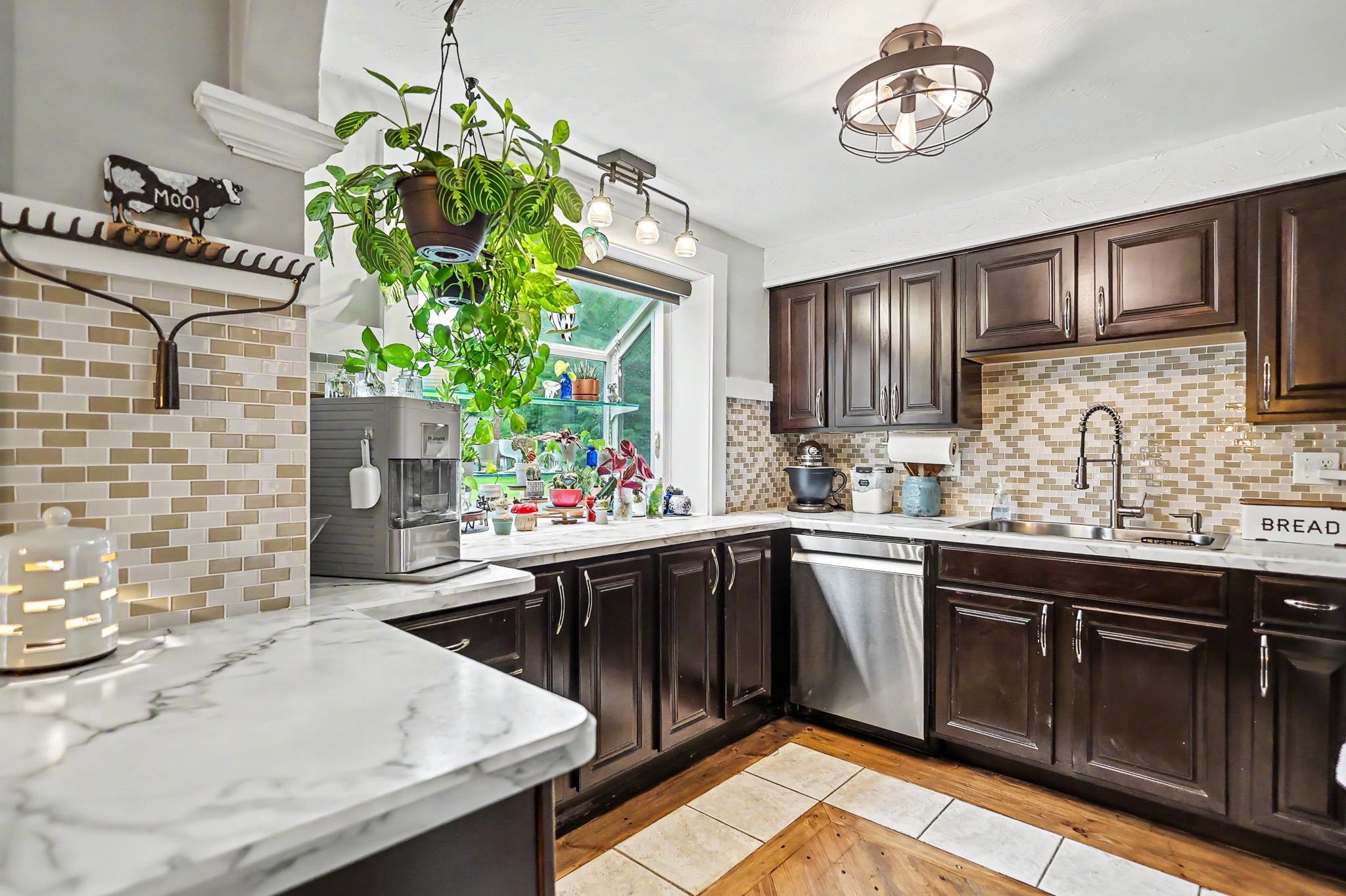 36 Saint Laurent Drive Property Photo 10