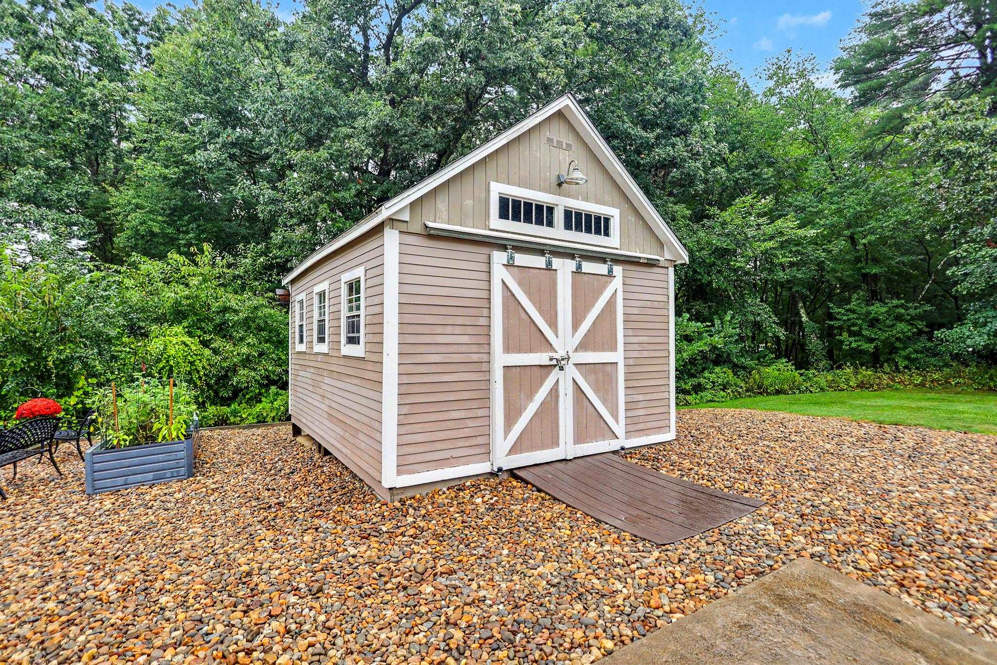 36 Saint Laurent Drive Property Photo 34