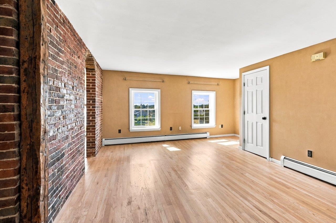 711 Central Avenue Property Photo 3