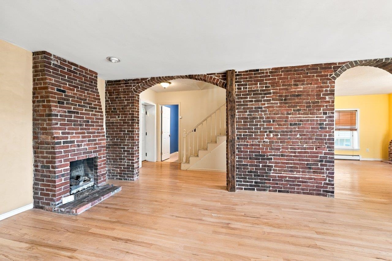 711 Central Avenue Property Photo 5