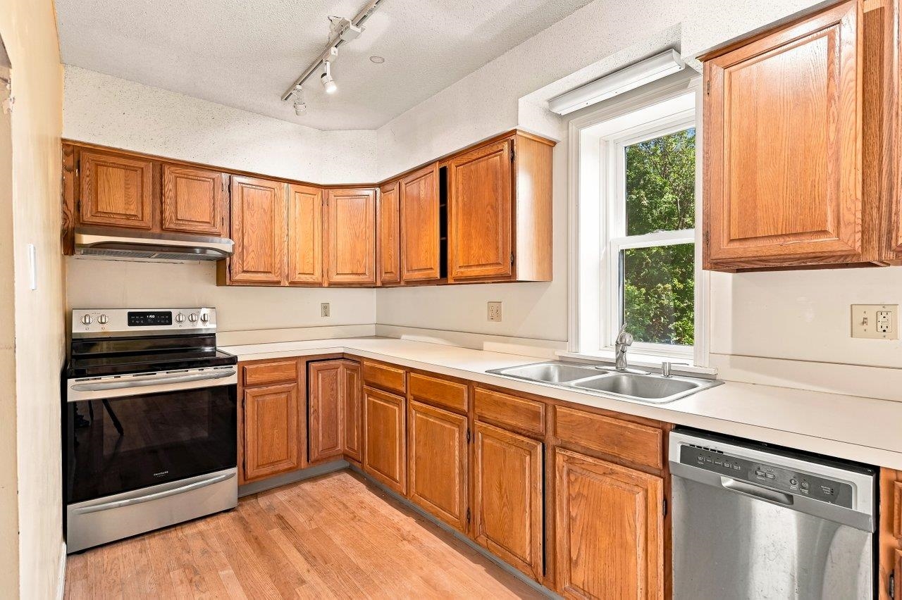 711 Central Avenue Property Photo 12