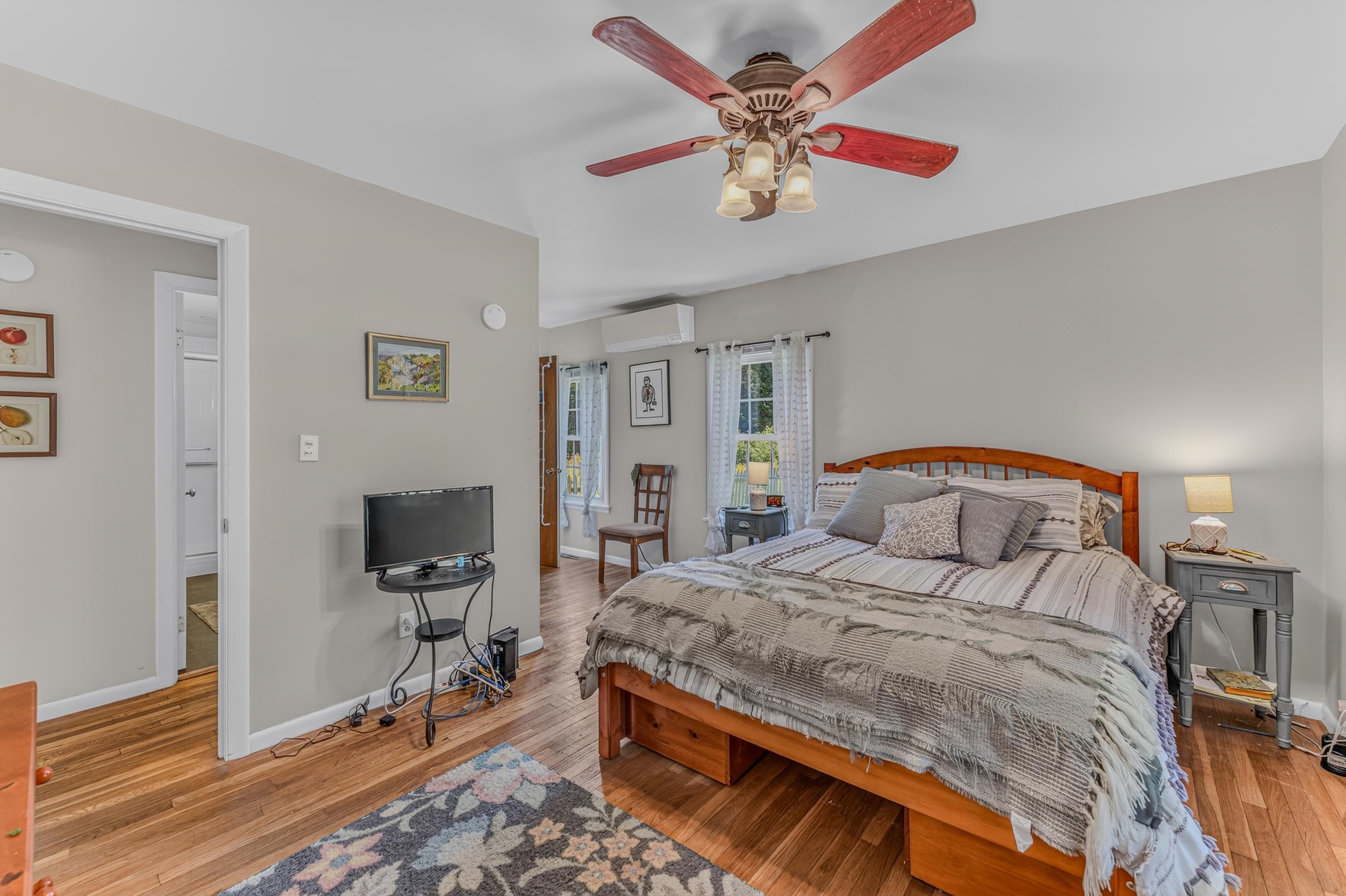72 Harvard Street Property Photo 32