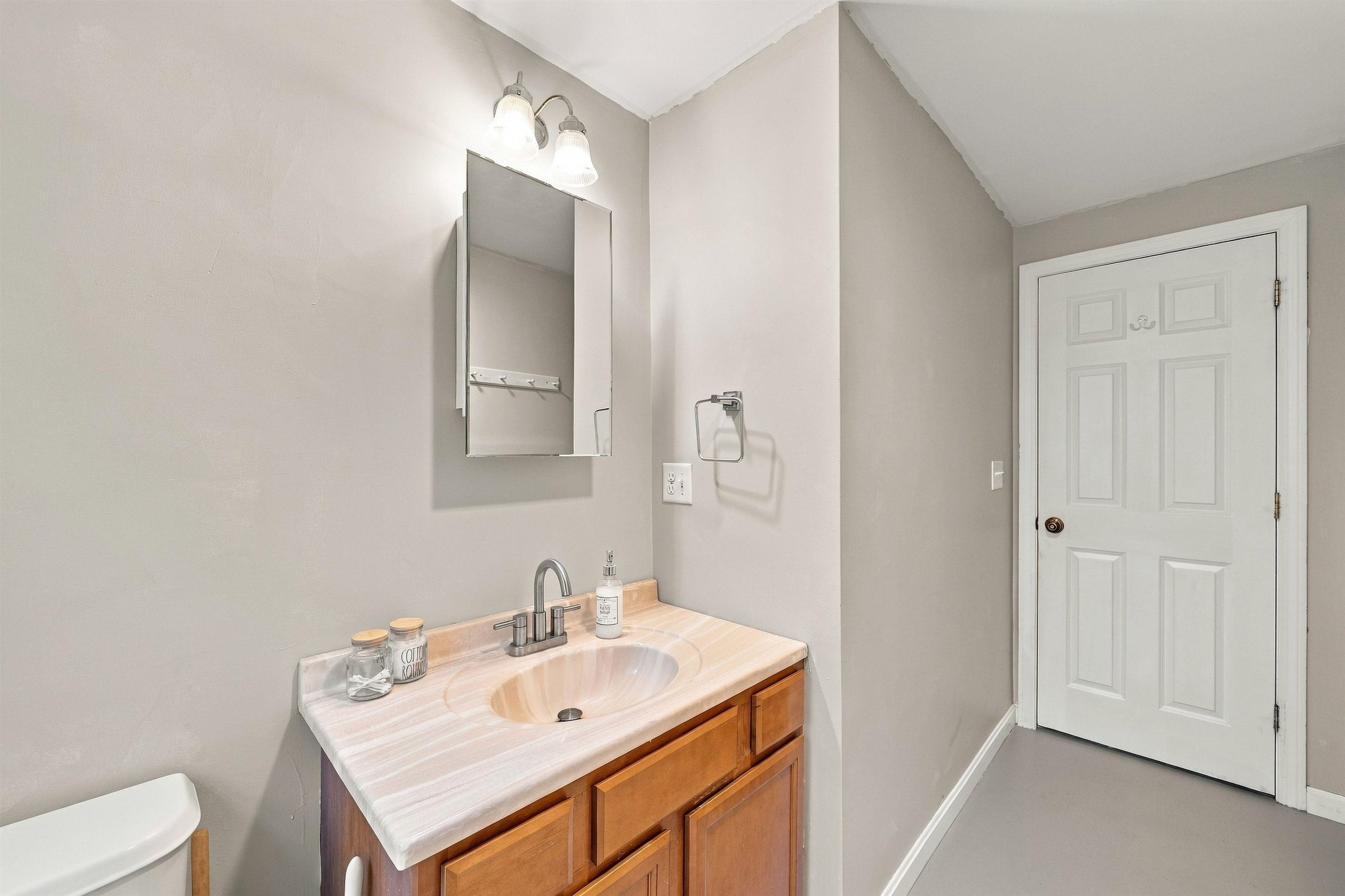 33 Old Rochester Road Property Photo 27