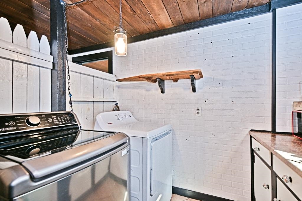 22 Adams Avenue Property Photo 12