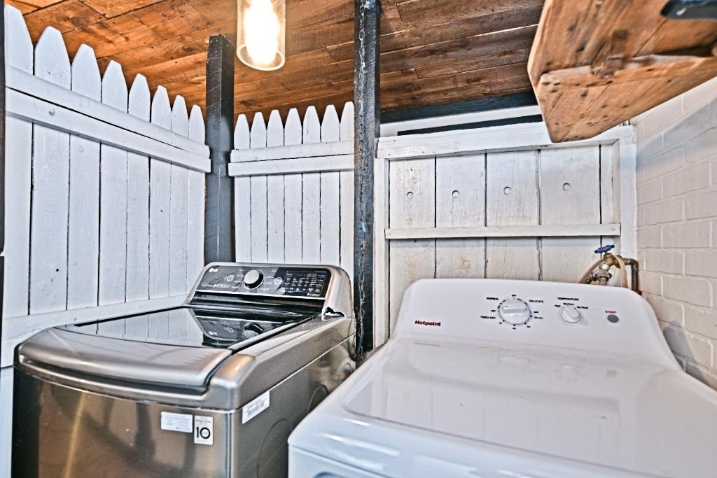 22 Adams Avenue Property Photo 14