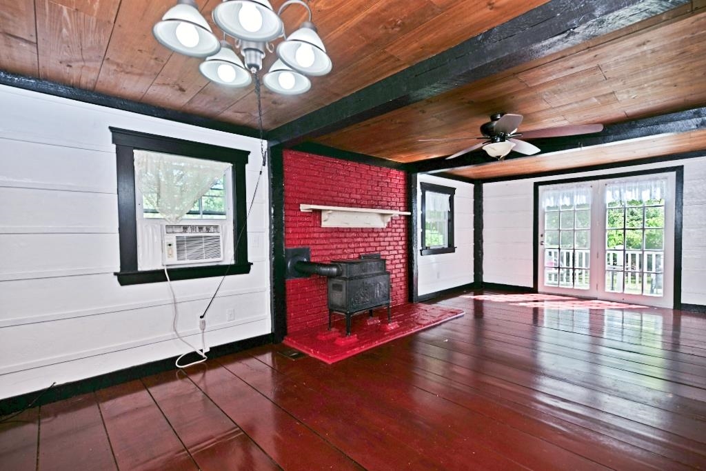 22 Adams Avenue Property Photo 17