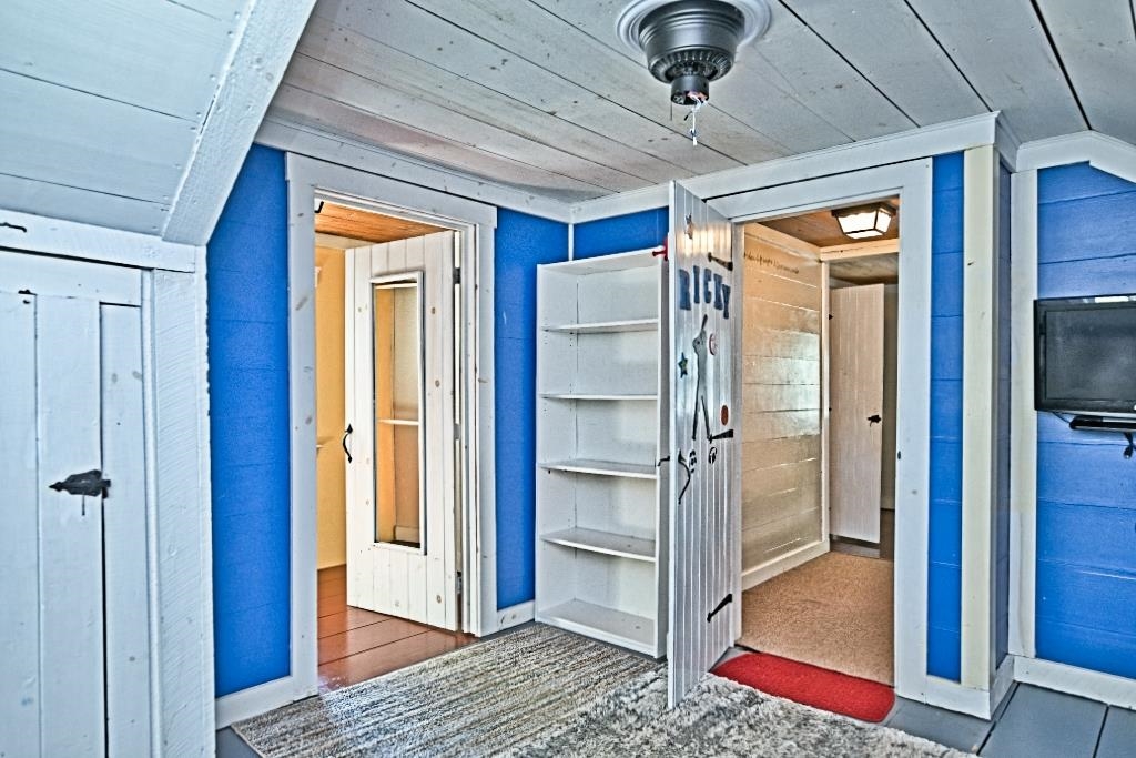 22 Adams Avenue Property Photo 38