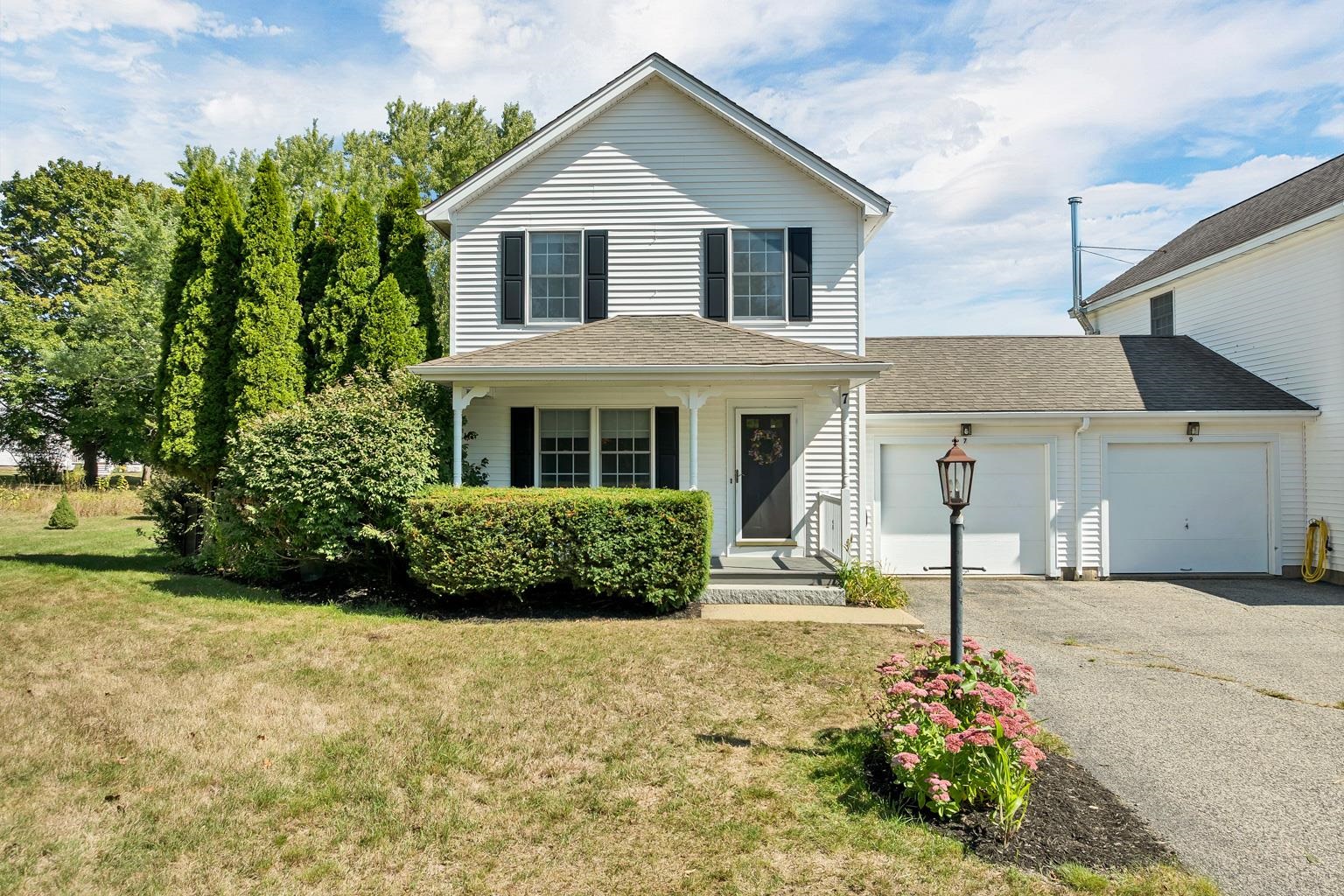 7 Robin Lane Property Photo 1