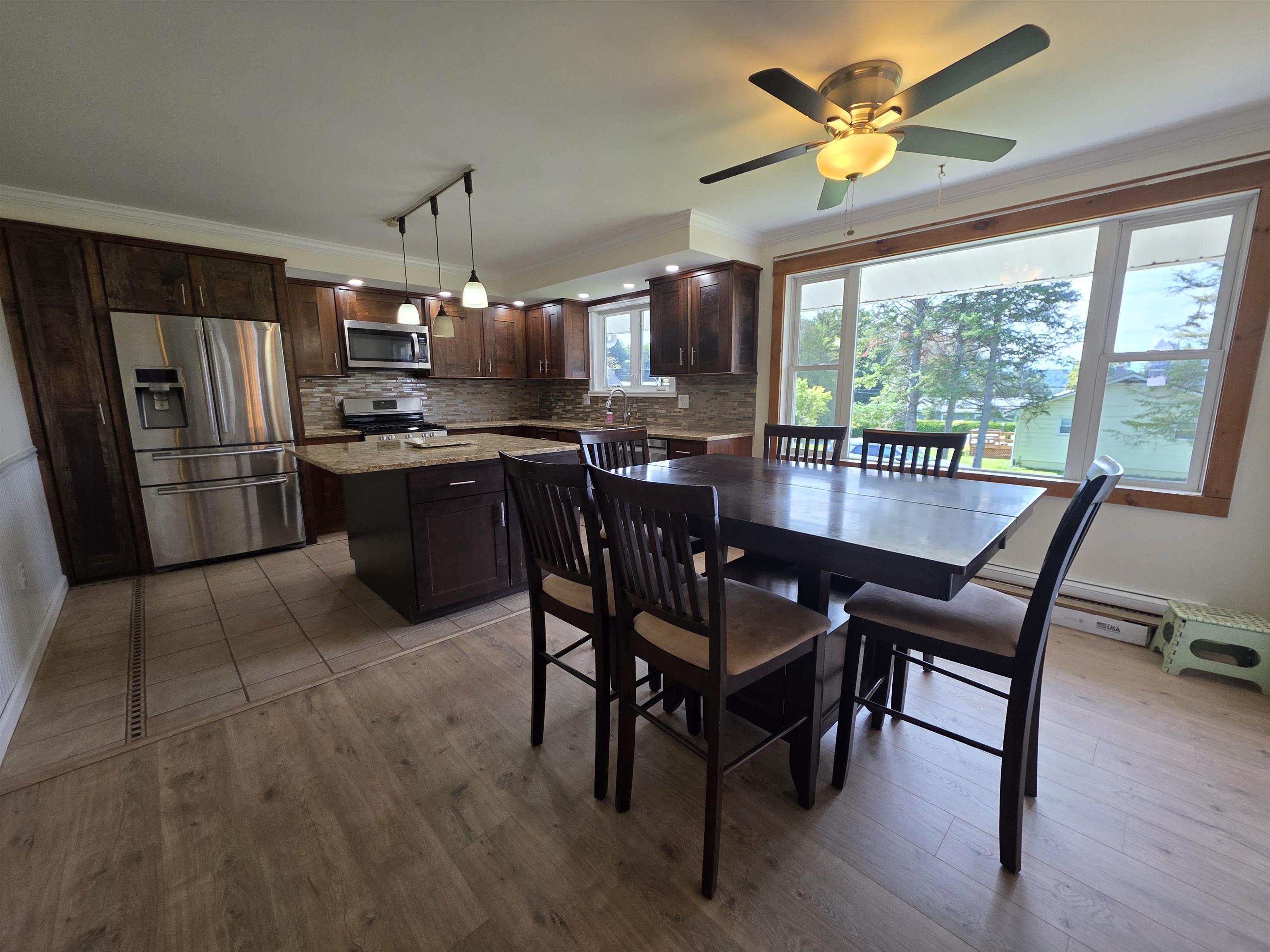 6 Meadowcrest Lane Property Photo 4