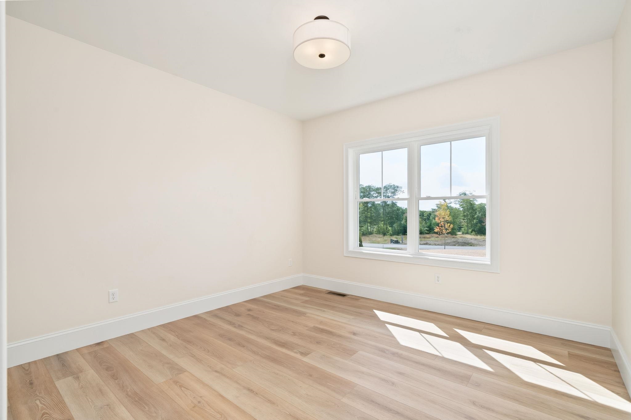 28 Saybrook Drive Property Photo 41