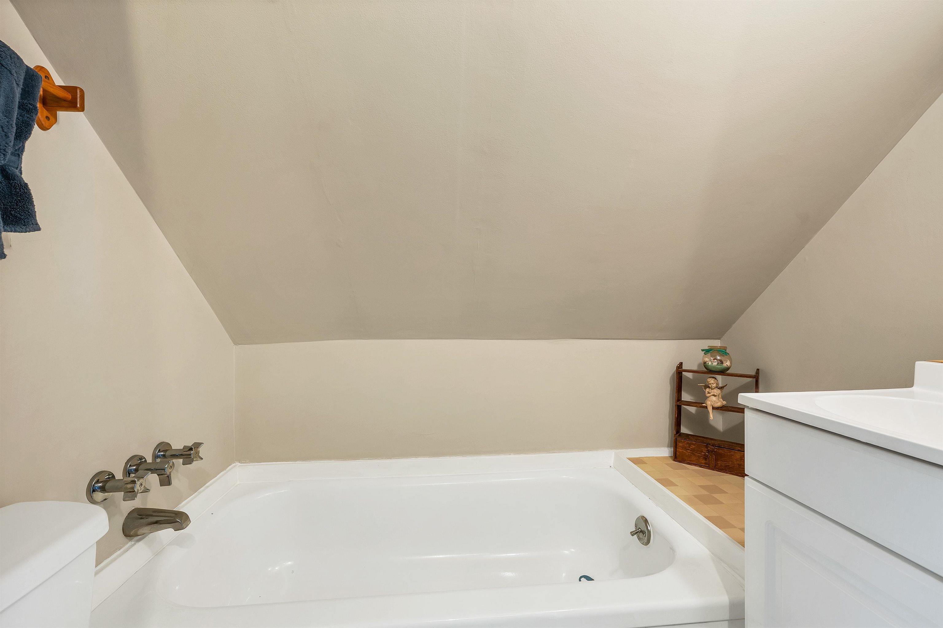 133 High Street Property Photo 27