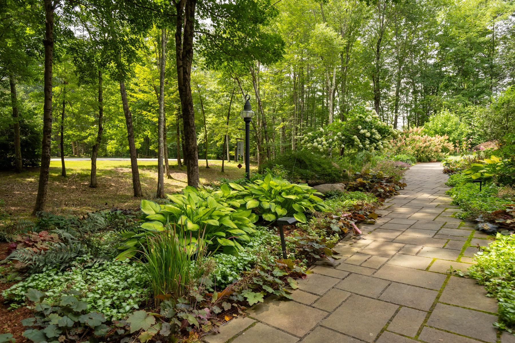 26 Winding Brook Drive Property Photo 2