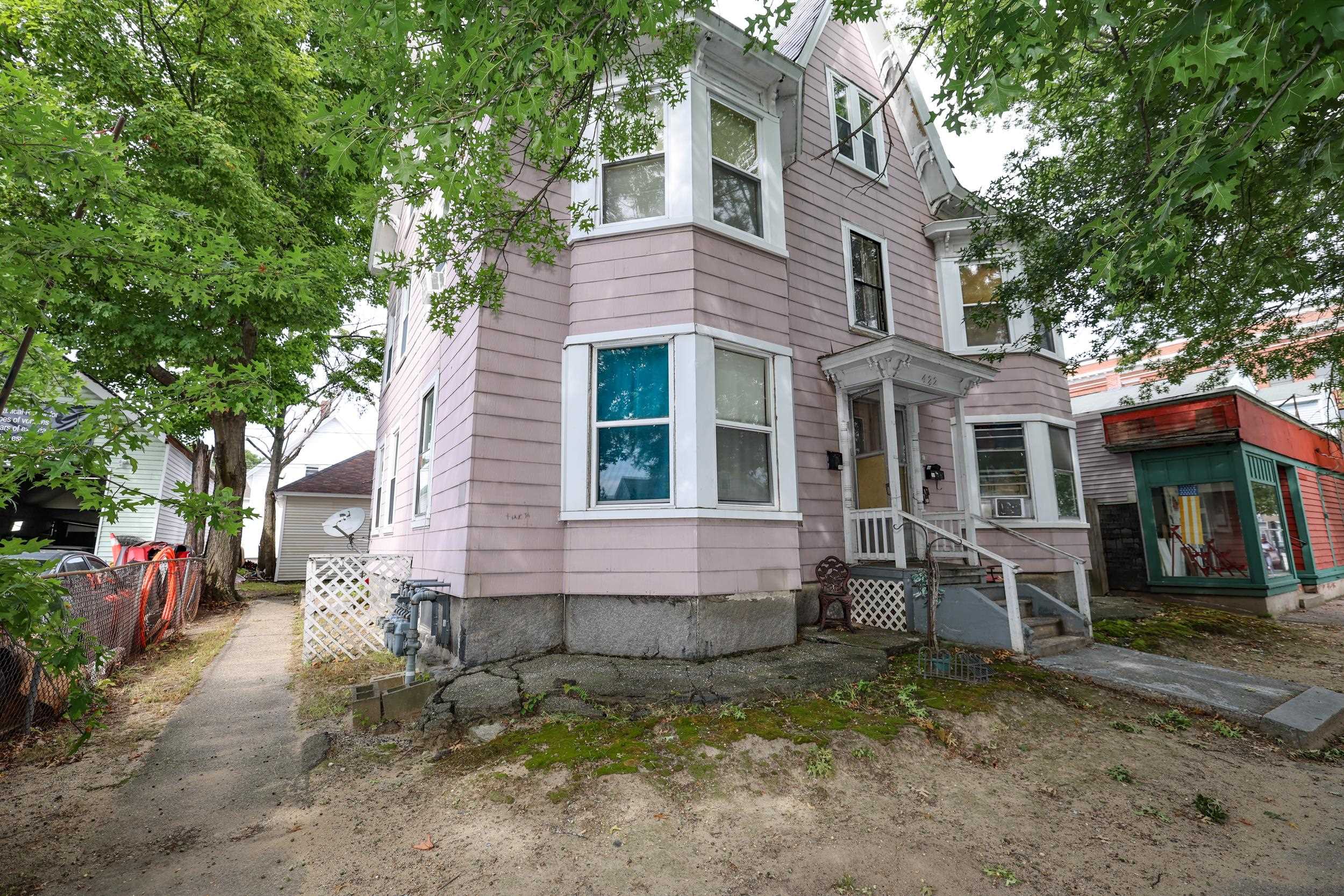 422 Lake Avenue Property Photo 3