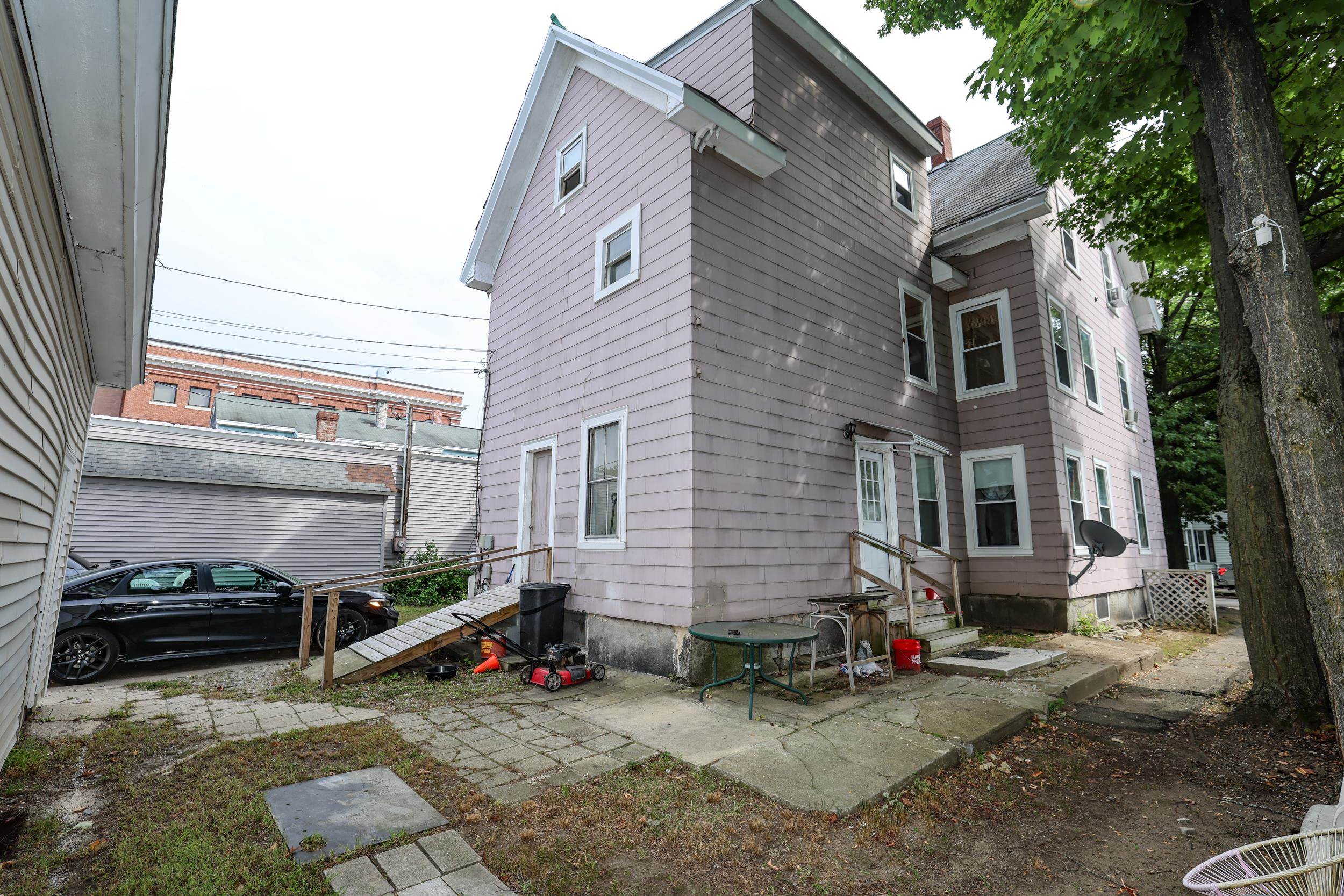 422 Lake Avenue Property Photo 4