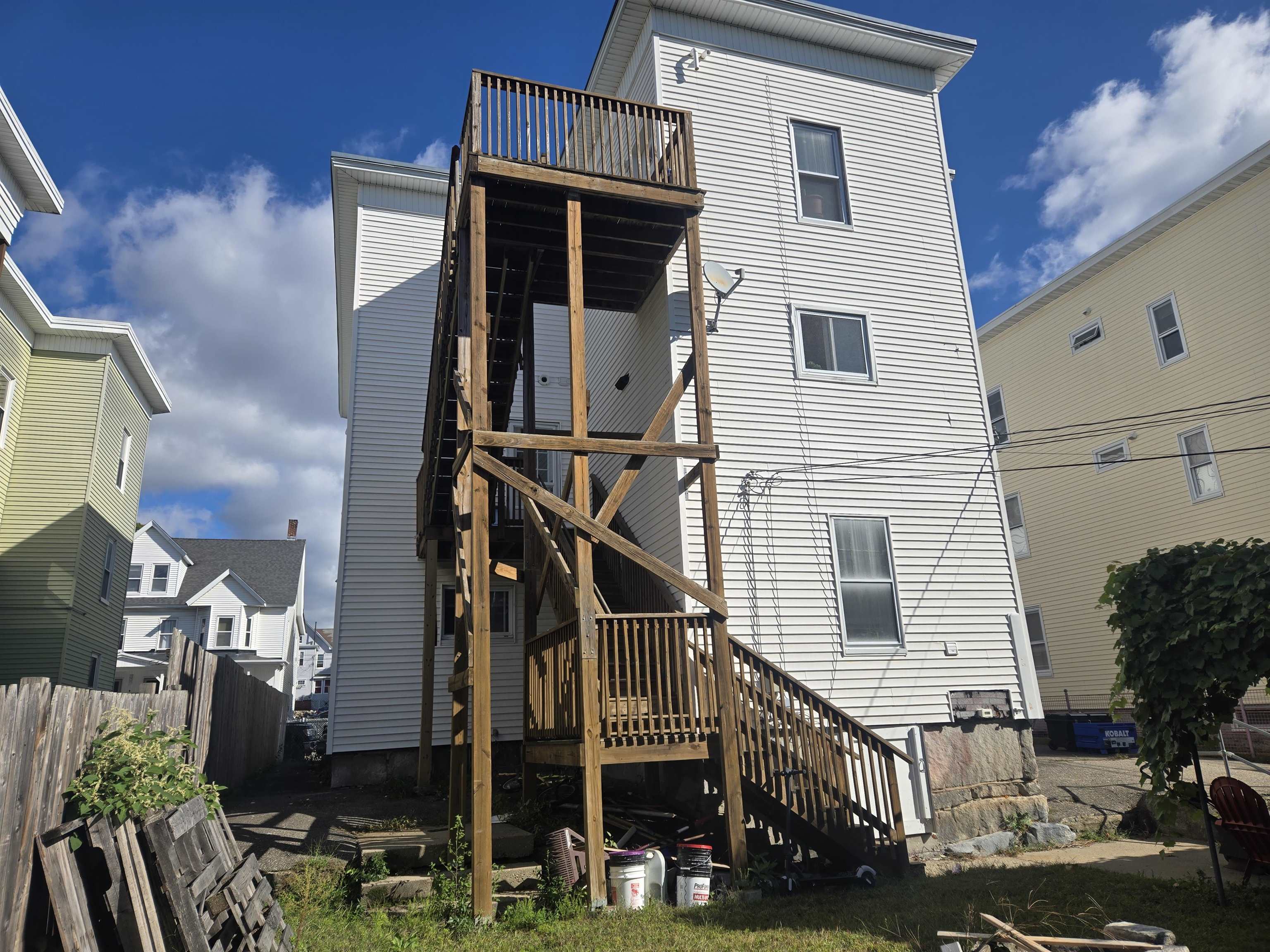 371 Spruce Street Property Photo 4