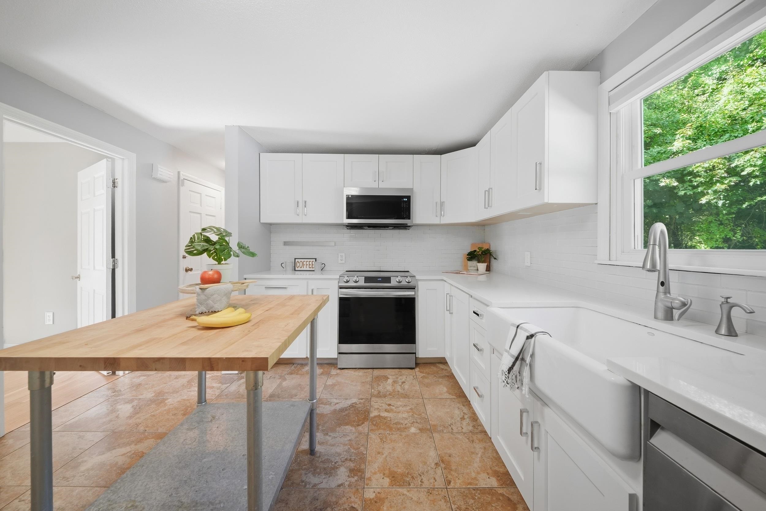 5 Arrowhead Road Property Photo 3