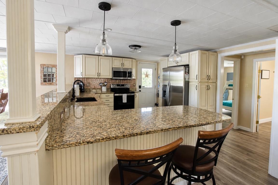 107 Lakeshore Drive Property Photo 10