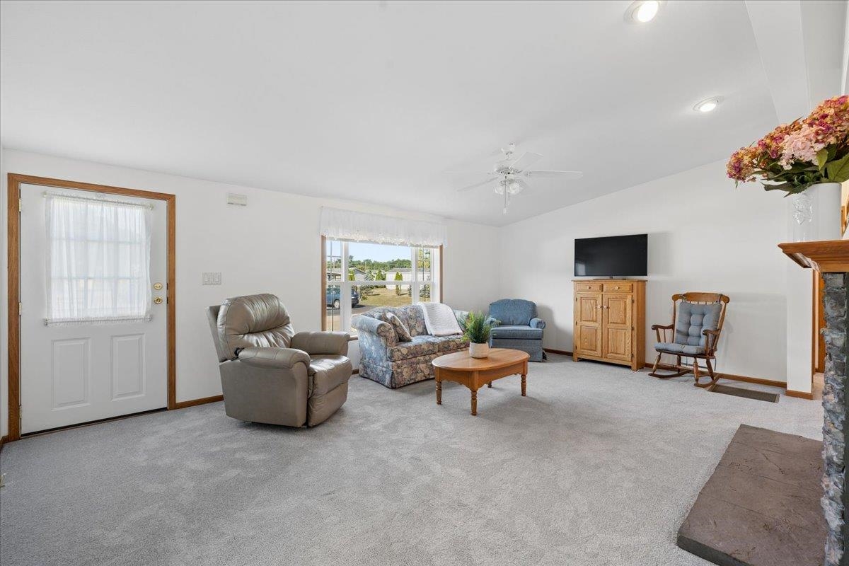 50 Constitution Way Property Photo 8