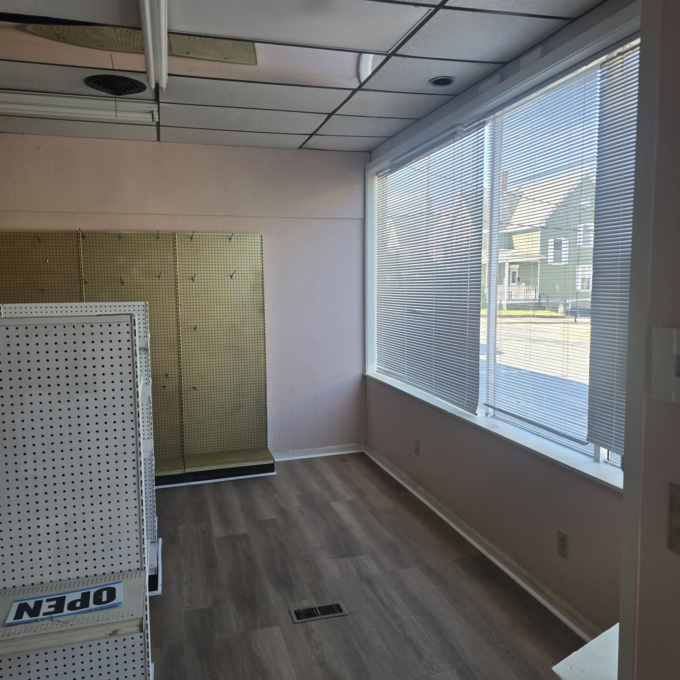 489 Maple Street Property Photo 4