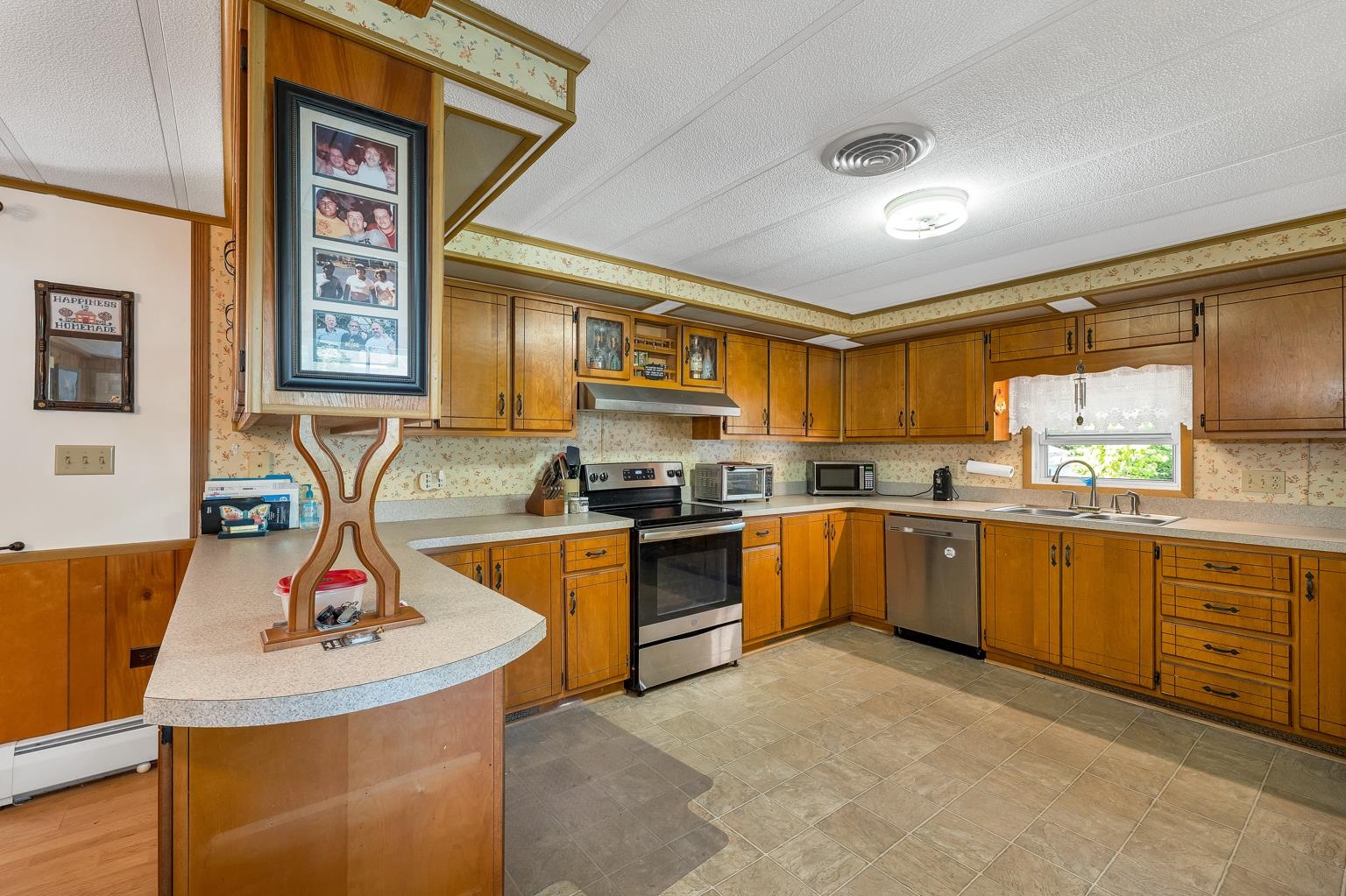 21 Sir Lancelot Drive Property Photo 2