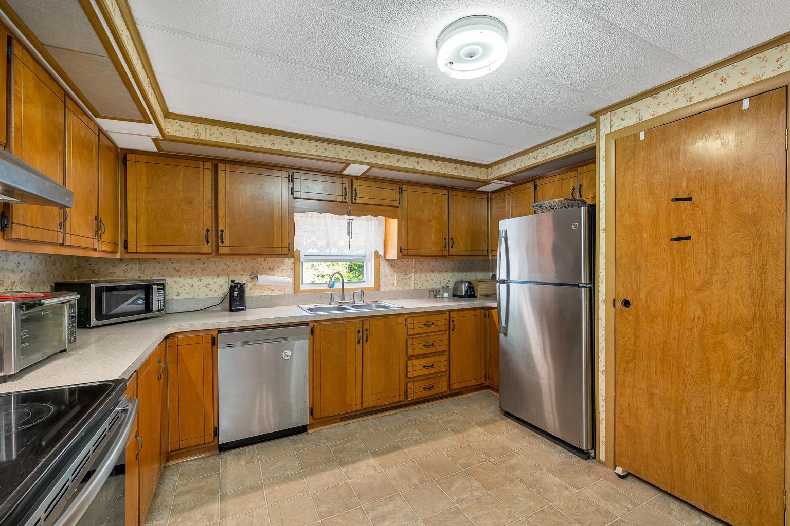 21 Sir Lancelot Drive Property Photo 3