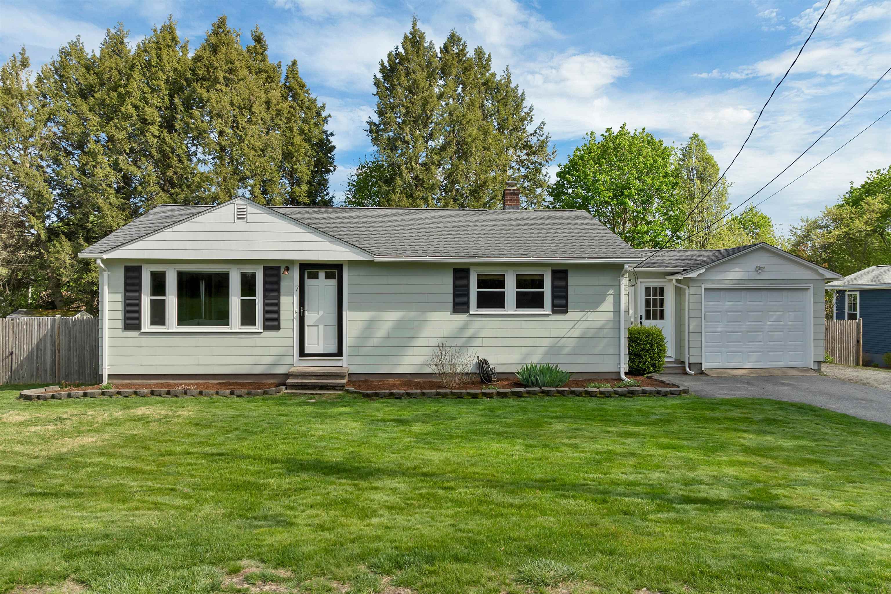 7 Pleasant Street Property Photo 1