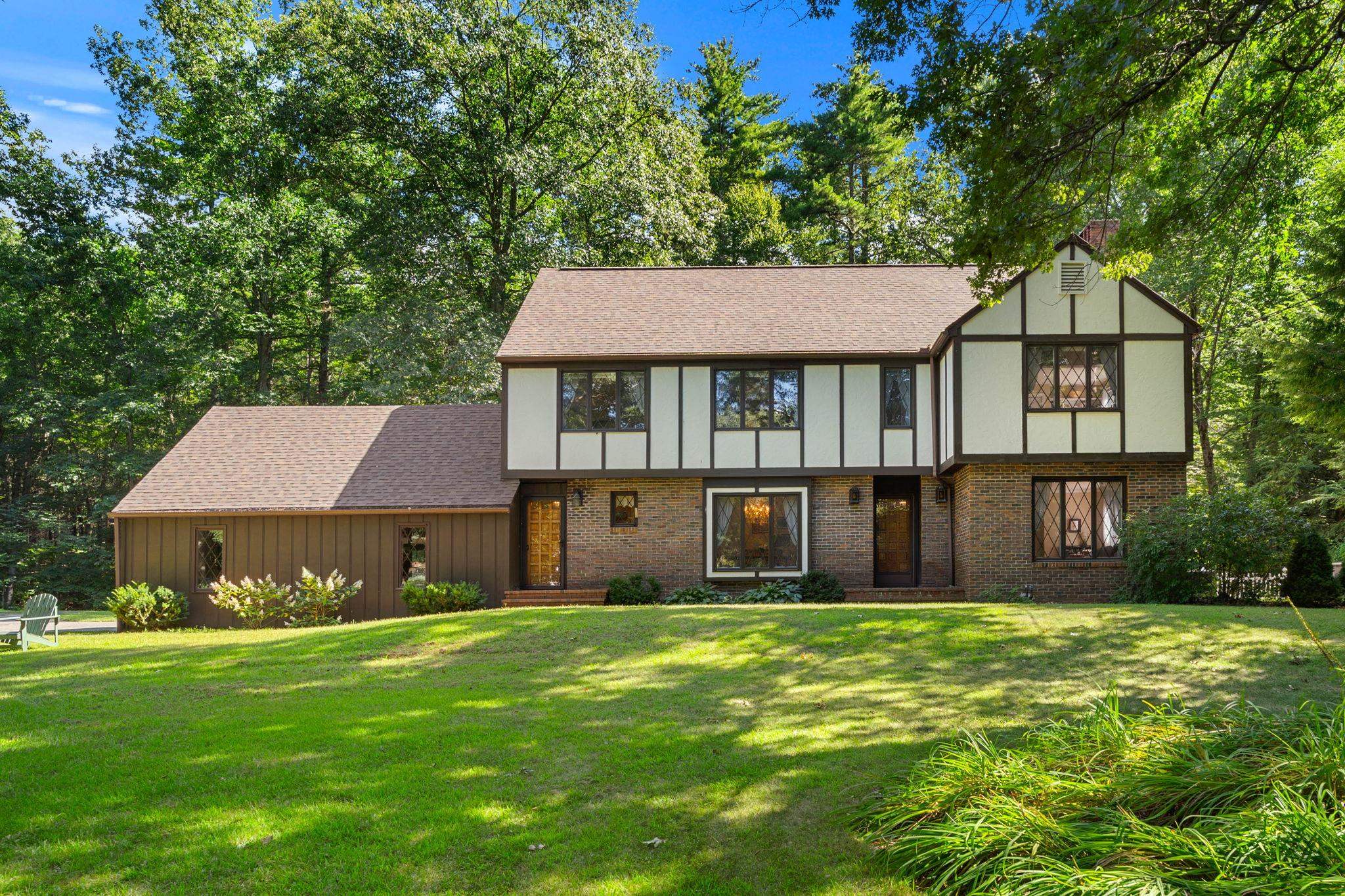 39 Ashbrook Drive Property Photo 1