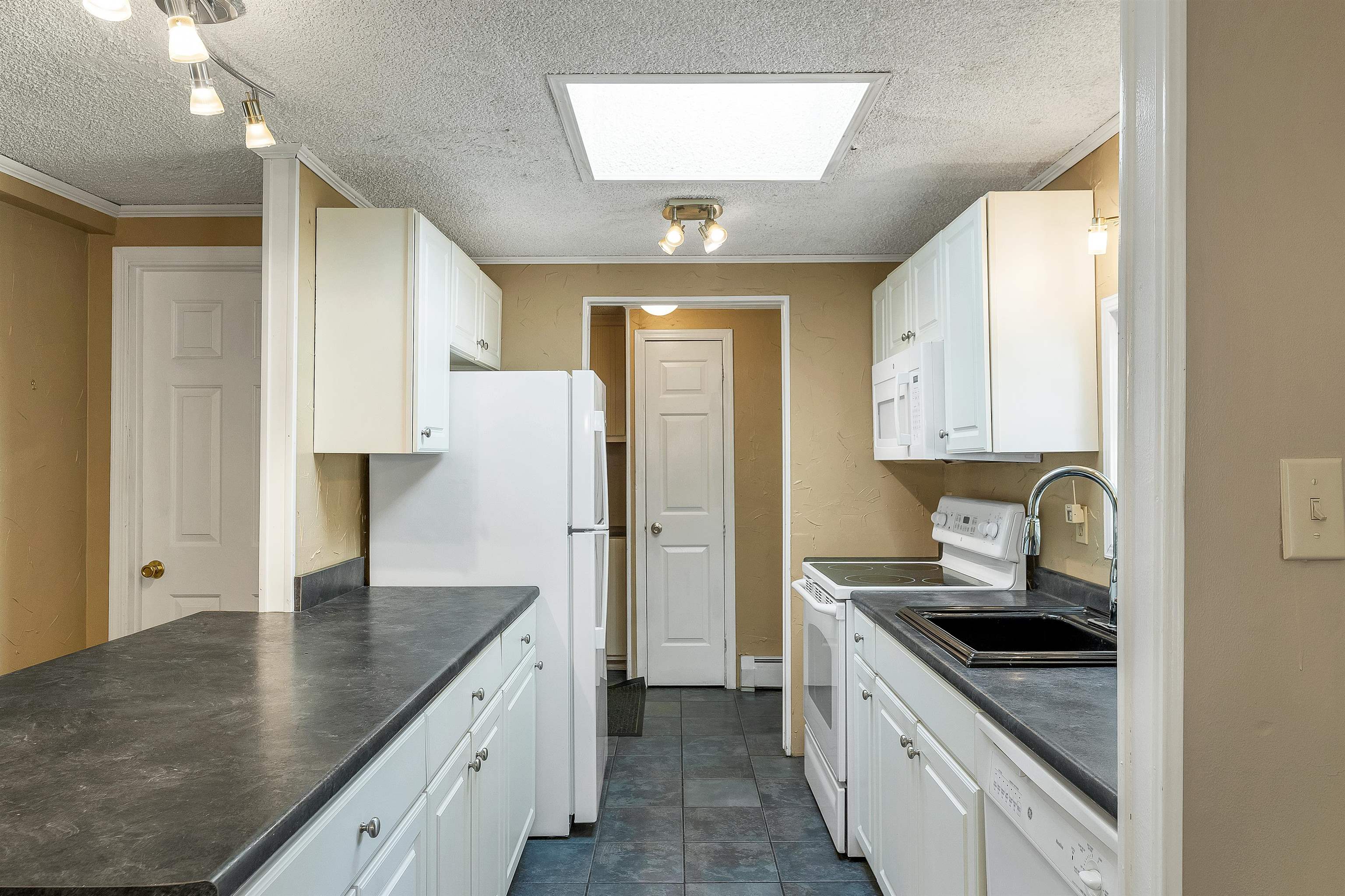 20 Coventry Court Property Photo 7