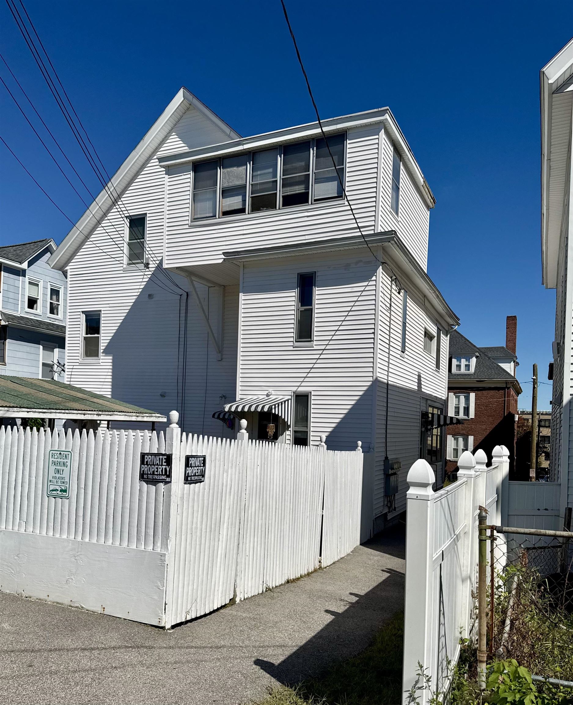 282 Cartier Street Property Photo 2