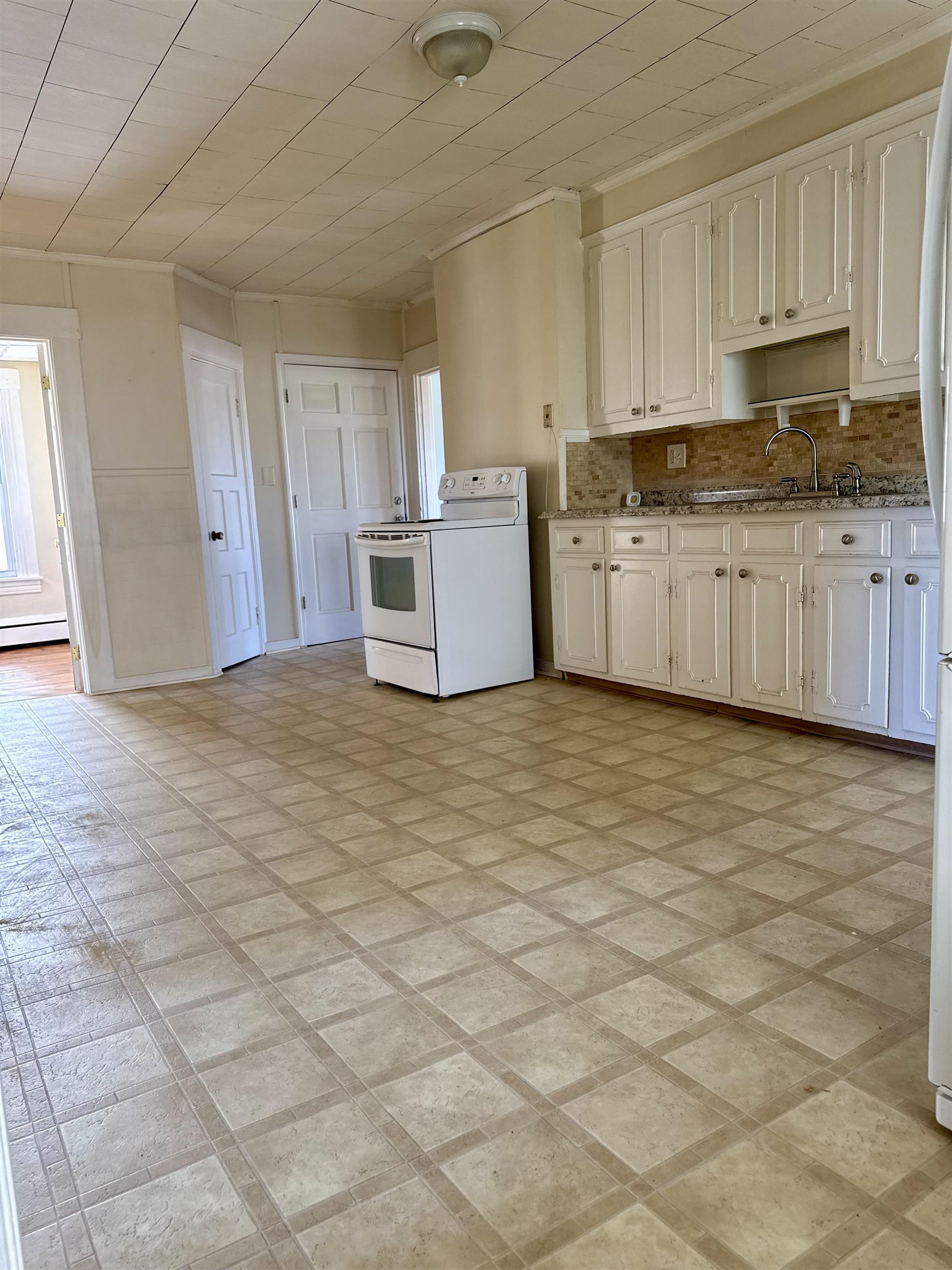 282 Cartier Street Property Photo 7