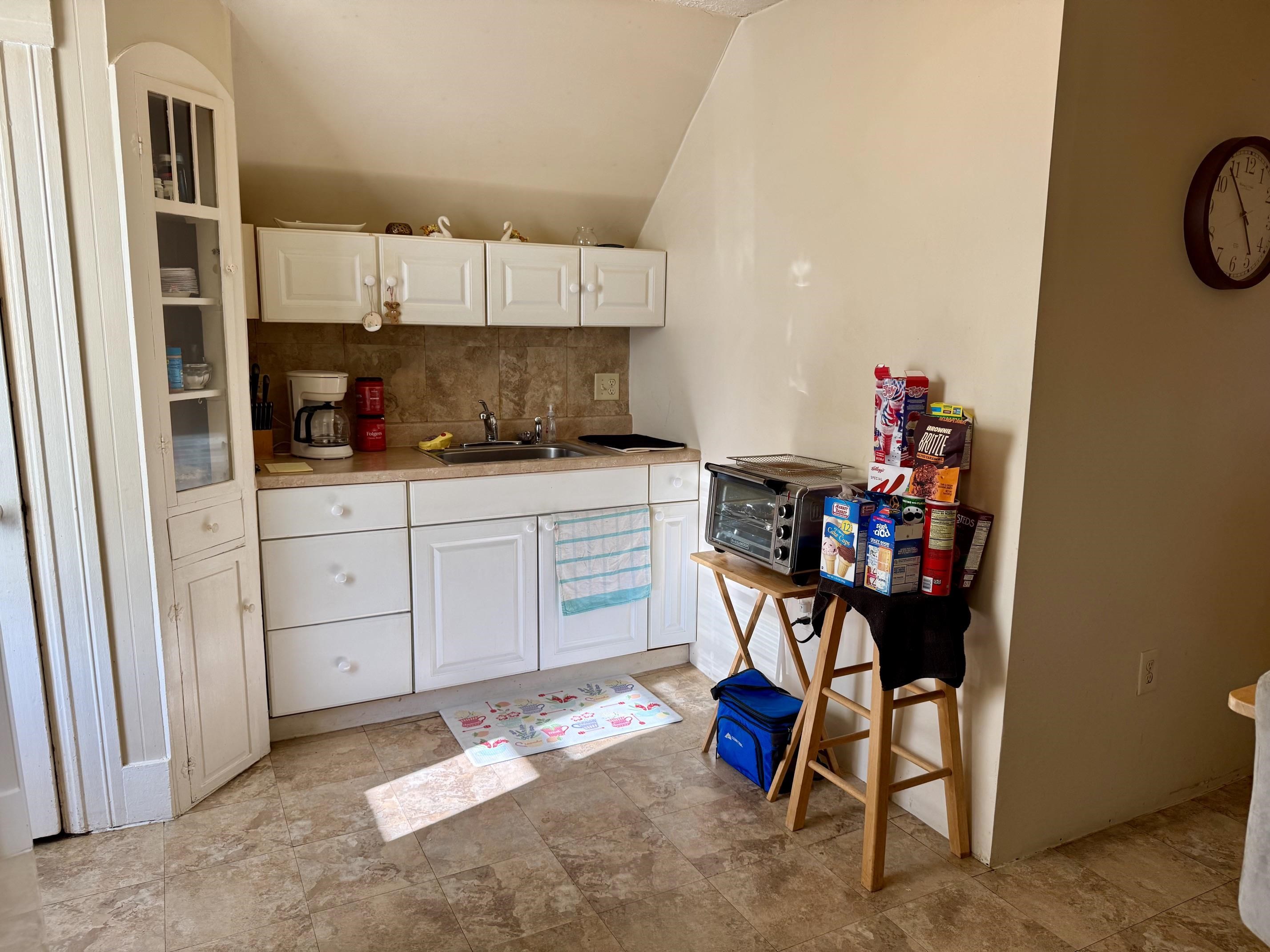 282 Cartier Street Property Photo 12