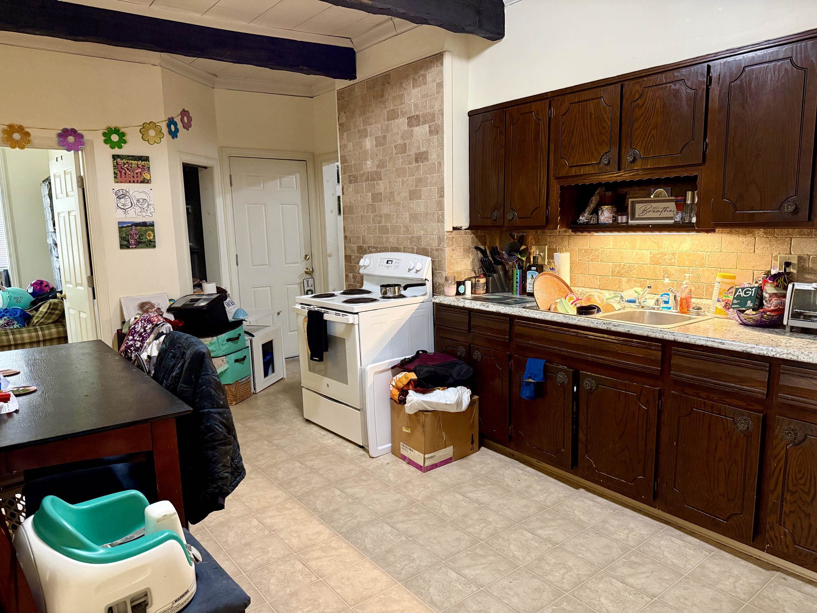 282 Cartier Street Property Photo 18
